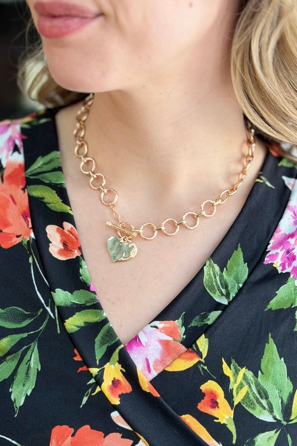 Hammered Heart Front Toggle Necklace - Gold