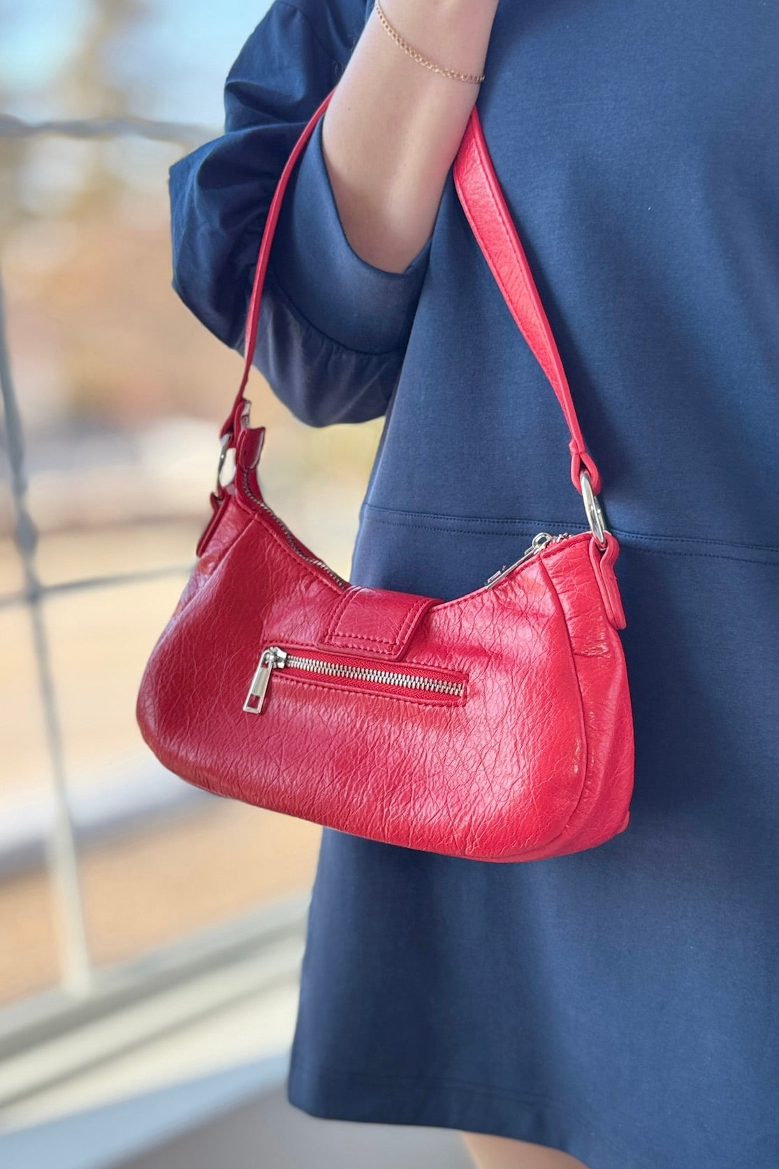 Grunge Buckle Baguette Shoulder Bag - Ruby
