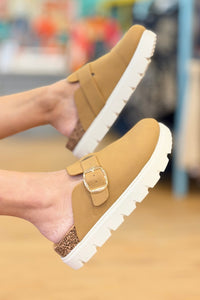 Chunky Lug Sole Clog - Tan