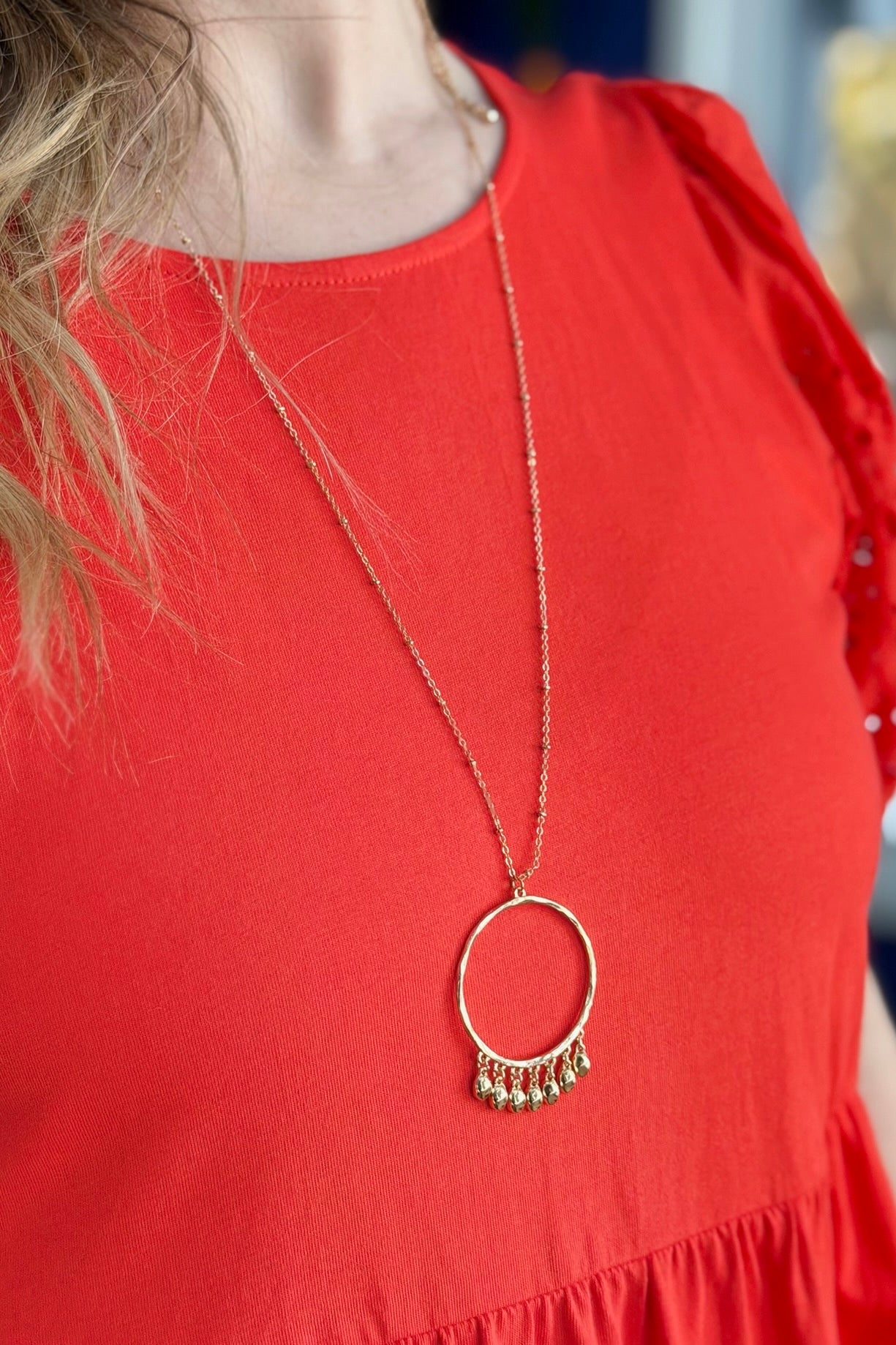 Metallic Fringe Hoop Pendant  Necklace Gold