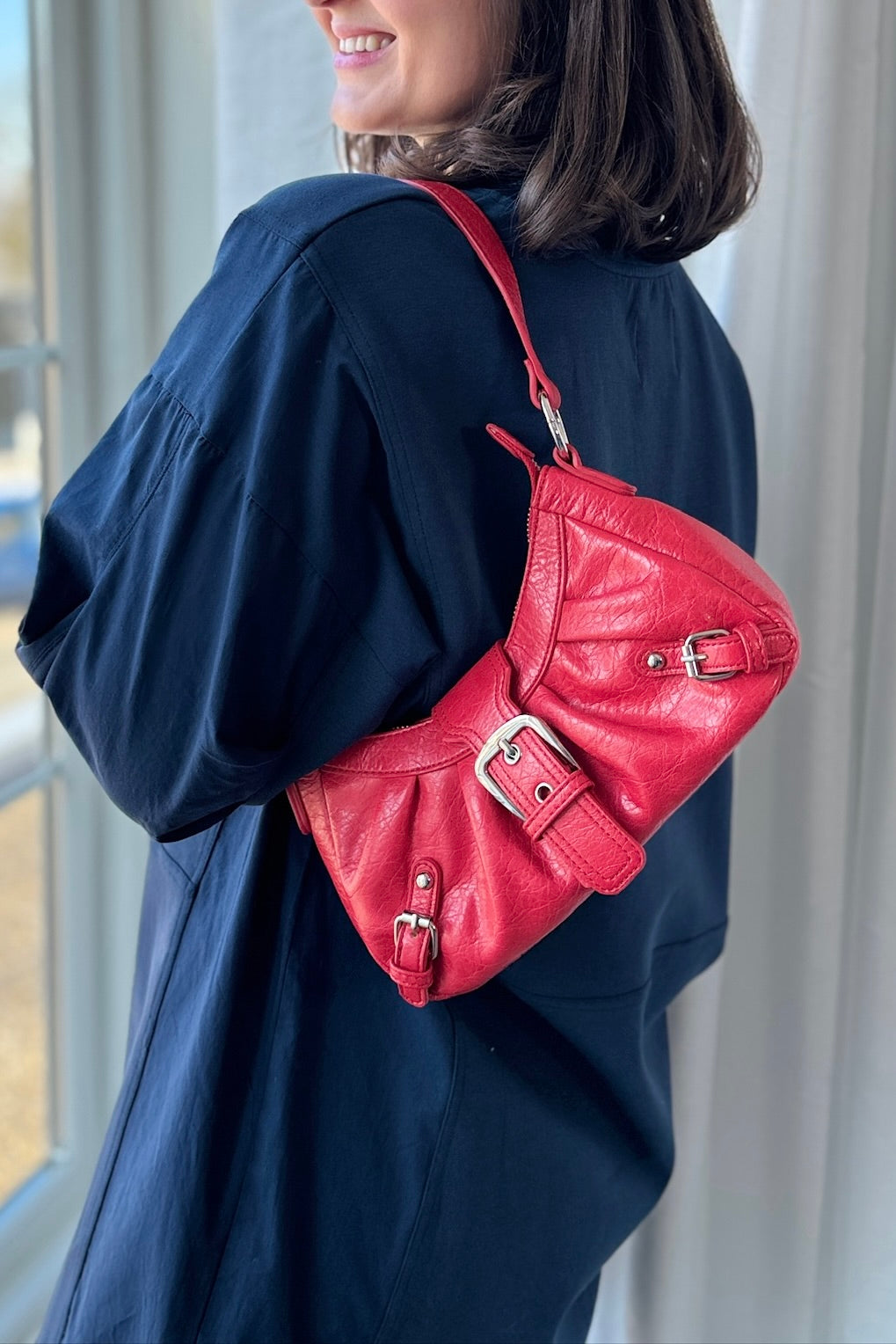 Grunge Buckle Baguette Shoulder Bag - Ruby