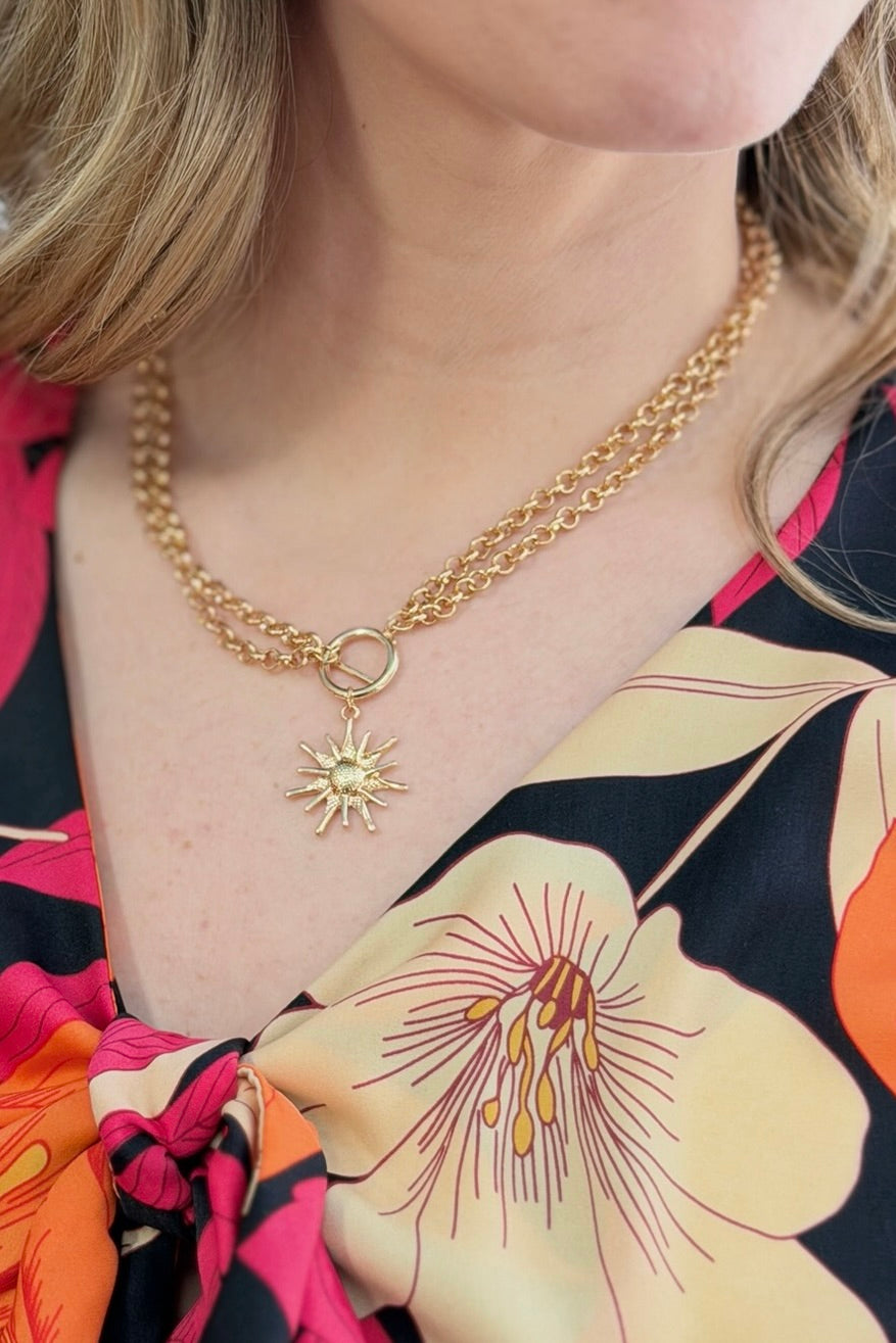 Sun Pendant Chunky Chain Necklace - Gold