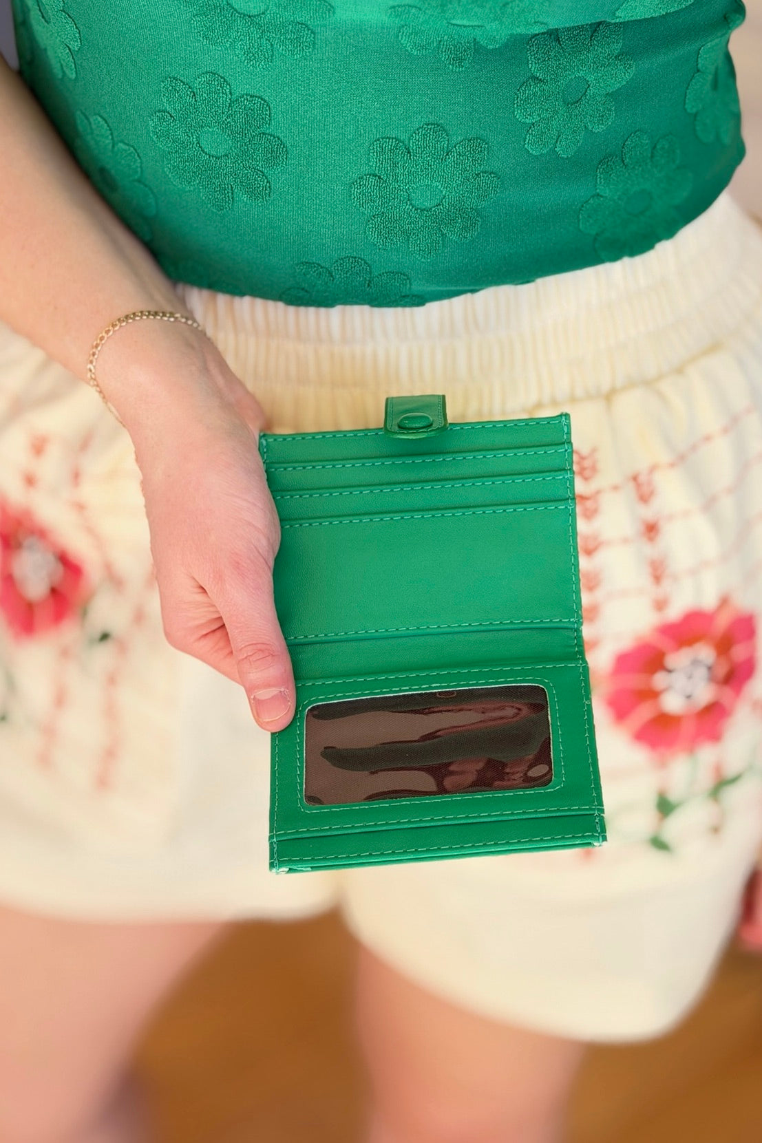 Lyla Woven Wallet - Kelly Green