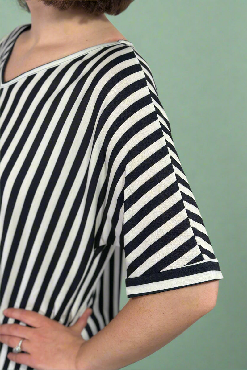 Vertical Stripe V-Neck Top Black & White