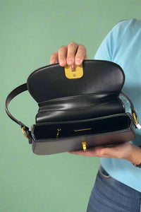 Shoulder Bag With Arch Buckle Black