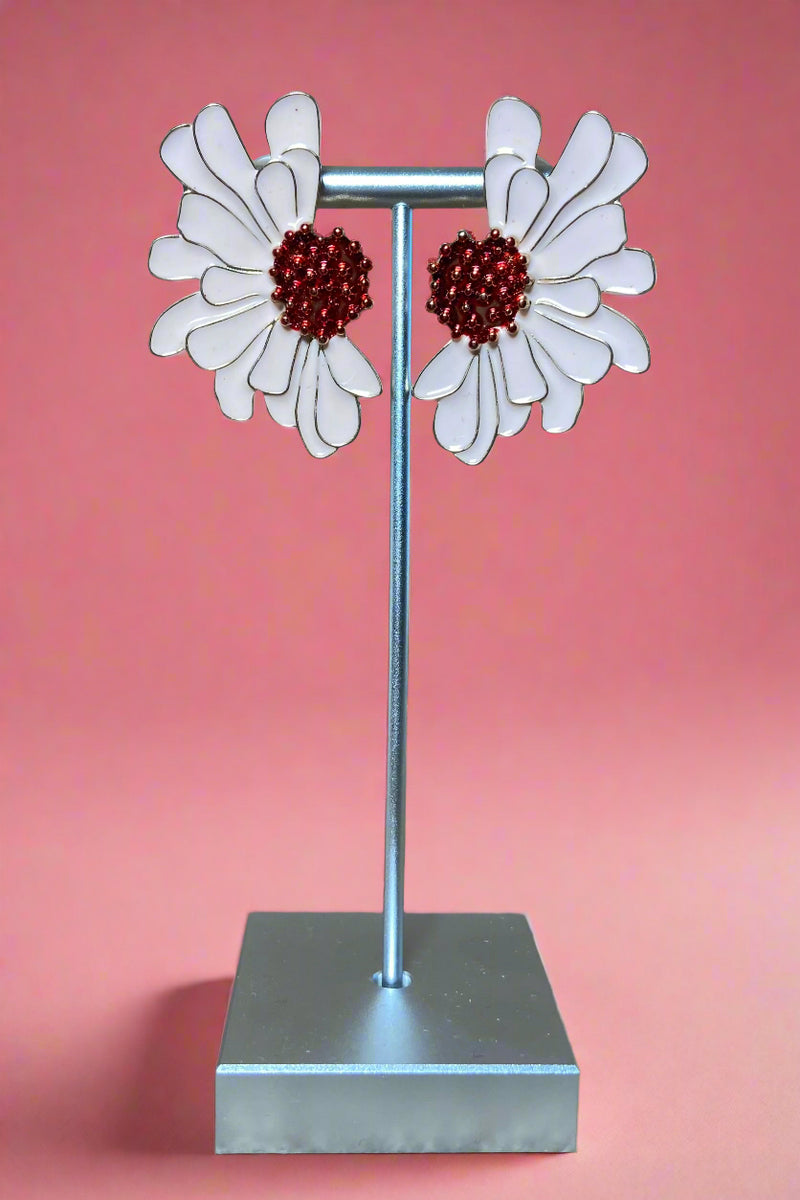 Elegant Flower Post Earrings - Pink