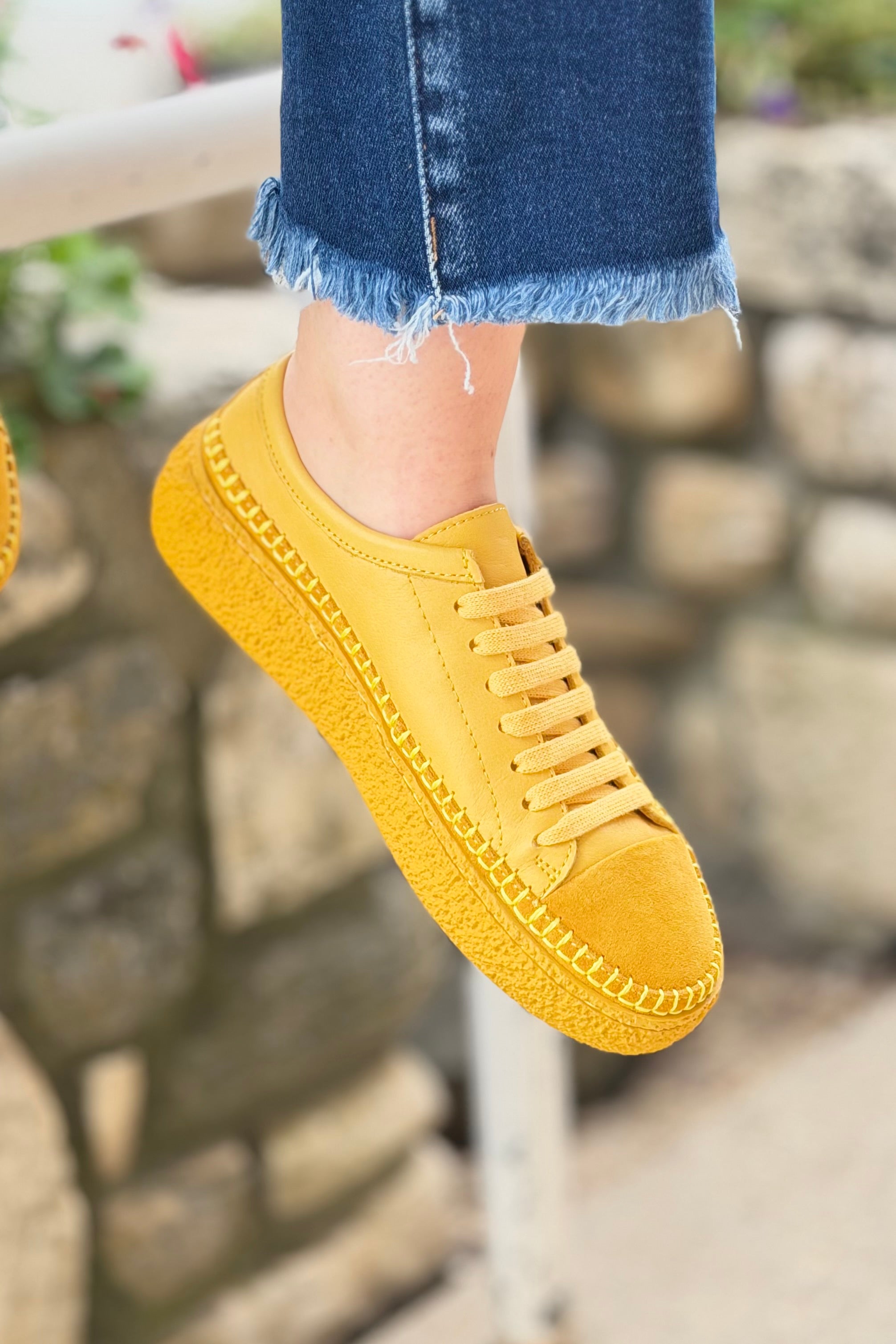 Aimee Solid Color Leather Sneaker - Tetris