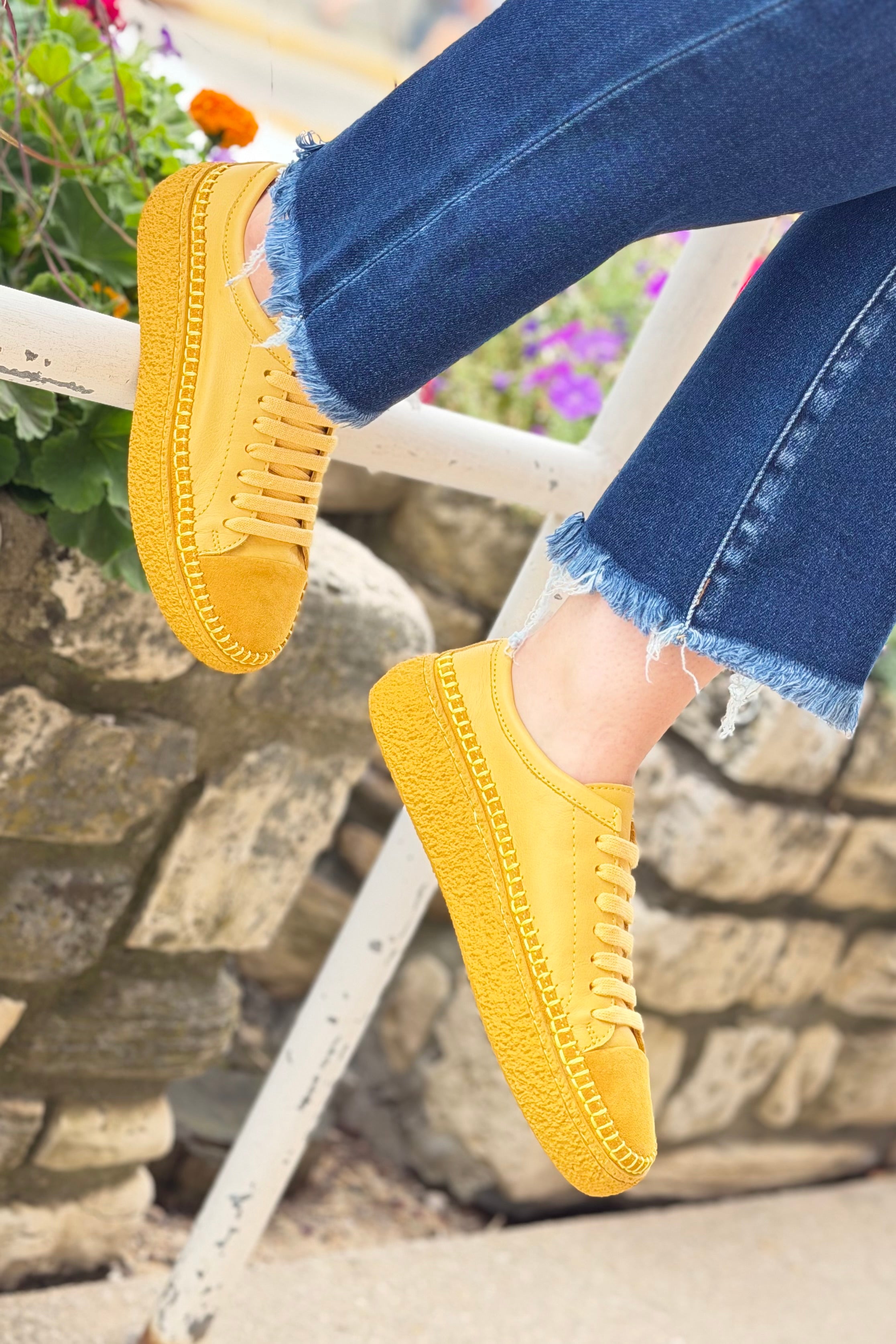 Aimee Solid Color Leather Sneaker - Tetris