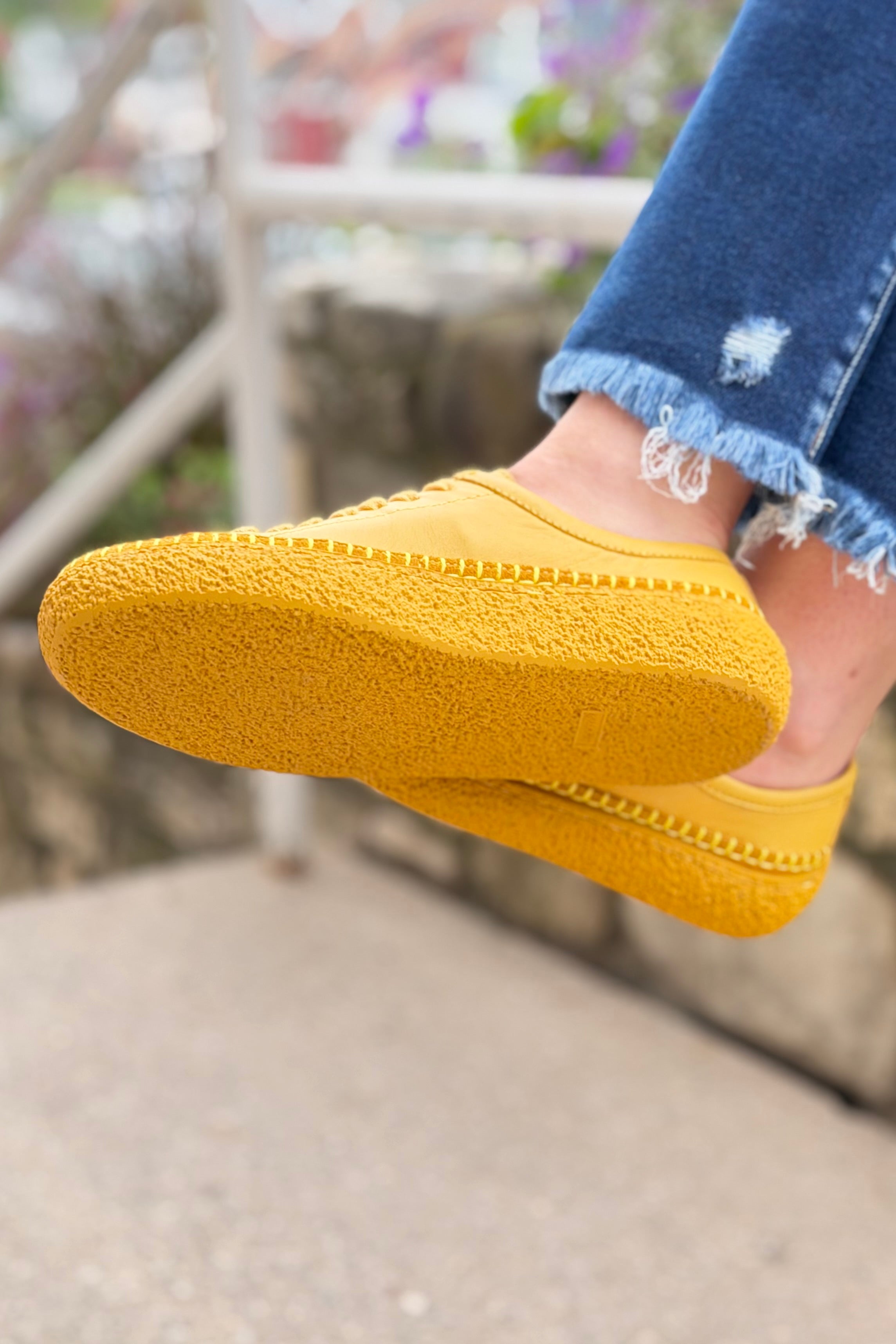 Aimee Solid Color Leather Sneaker - Tetris