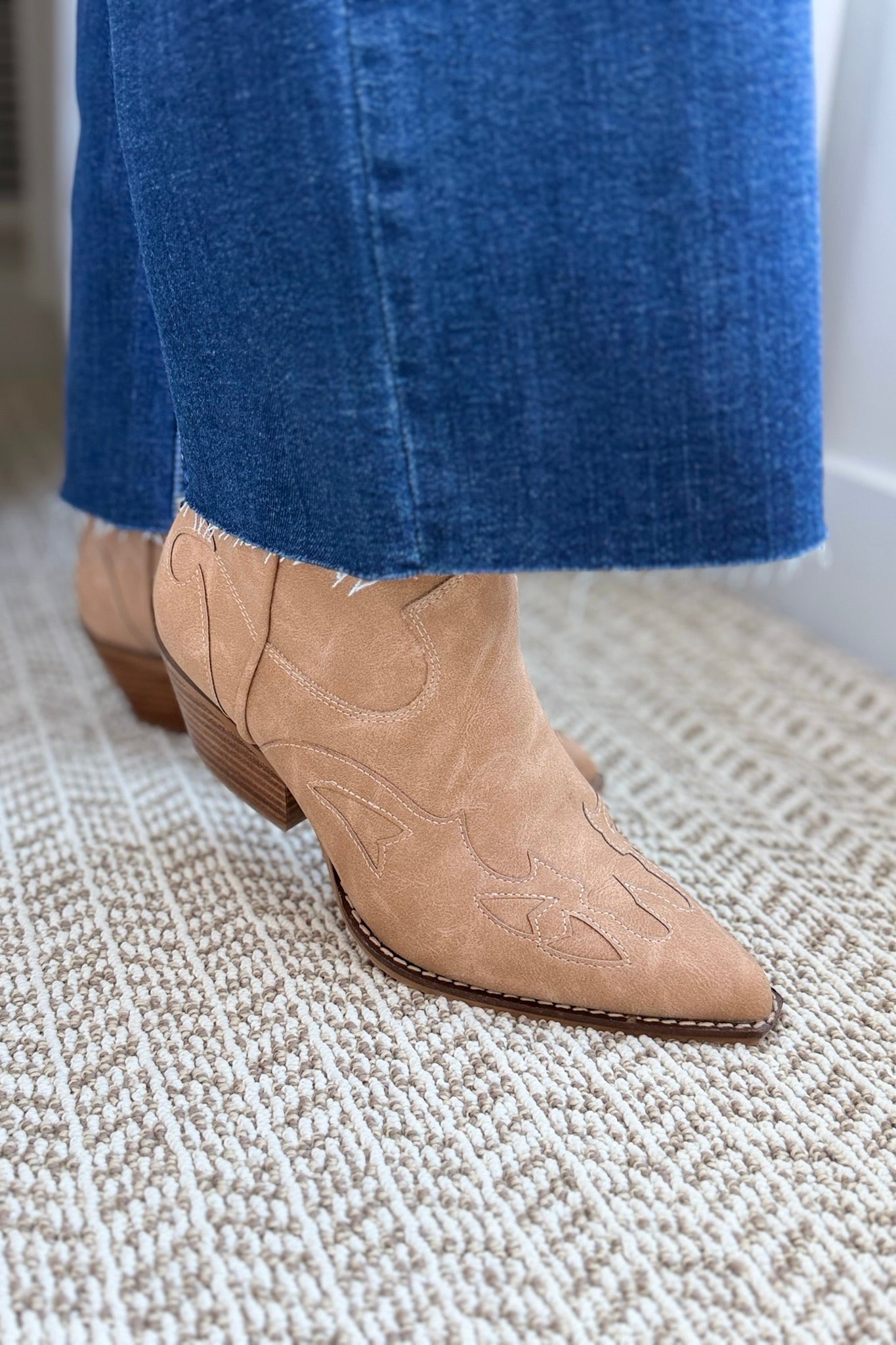 Tummy Control Mid Rise Wide Leg Jeans L11