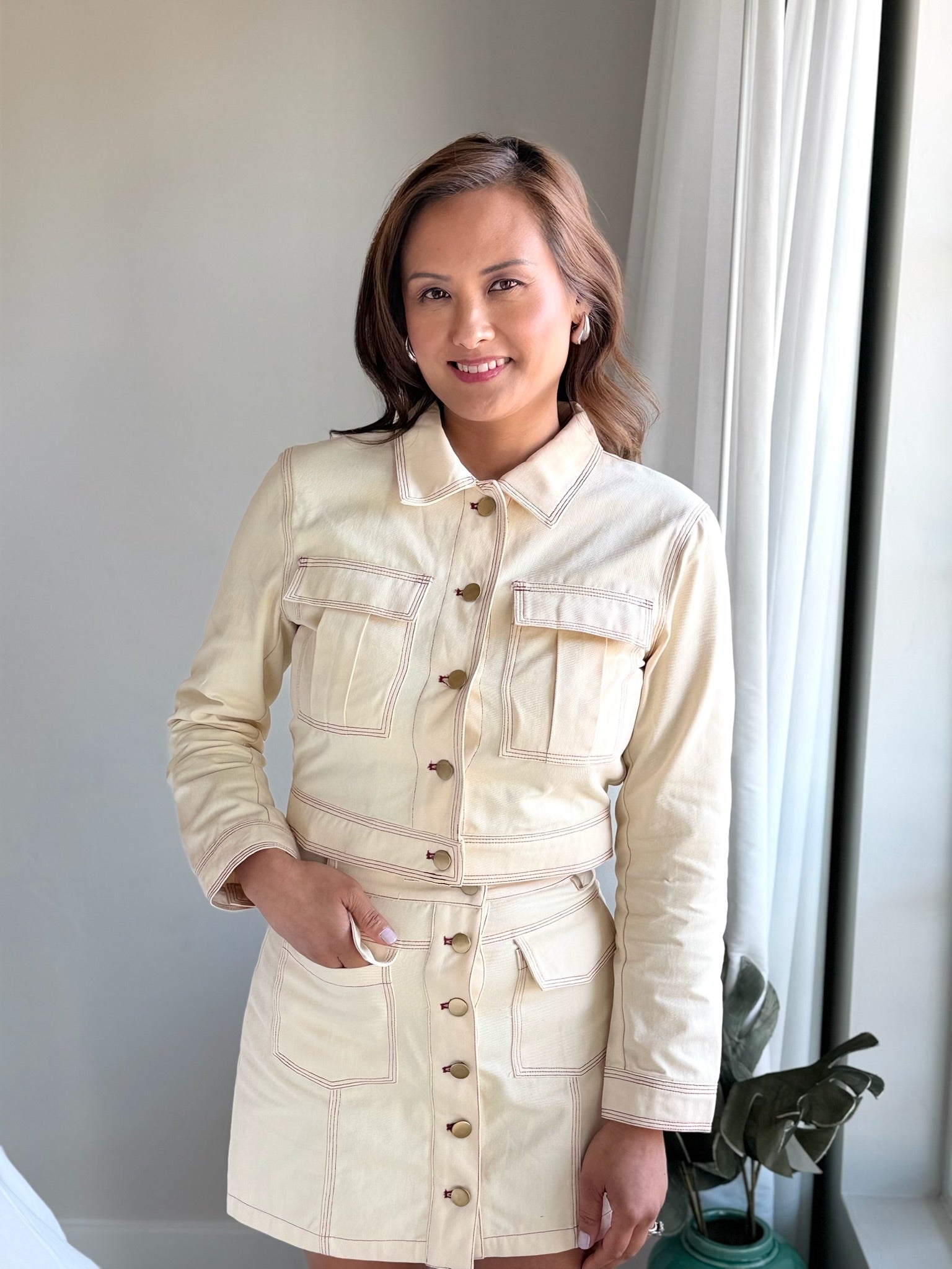 Contrast Stitching Cropped Jacket - Cream