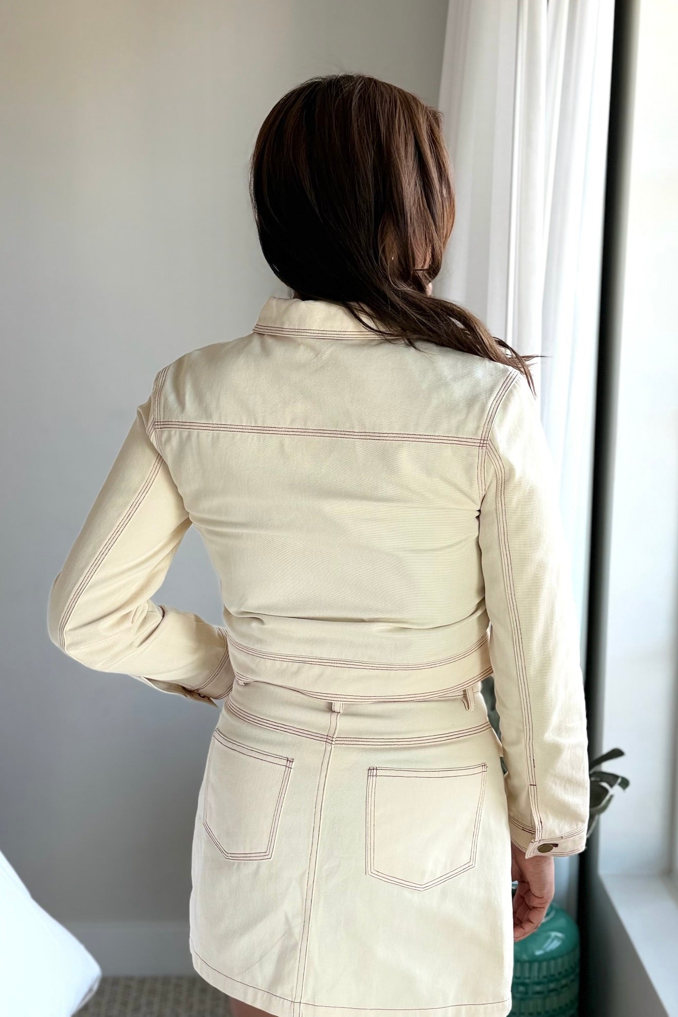 Contrast Stitching Cropped Jacket - Cream