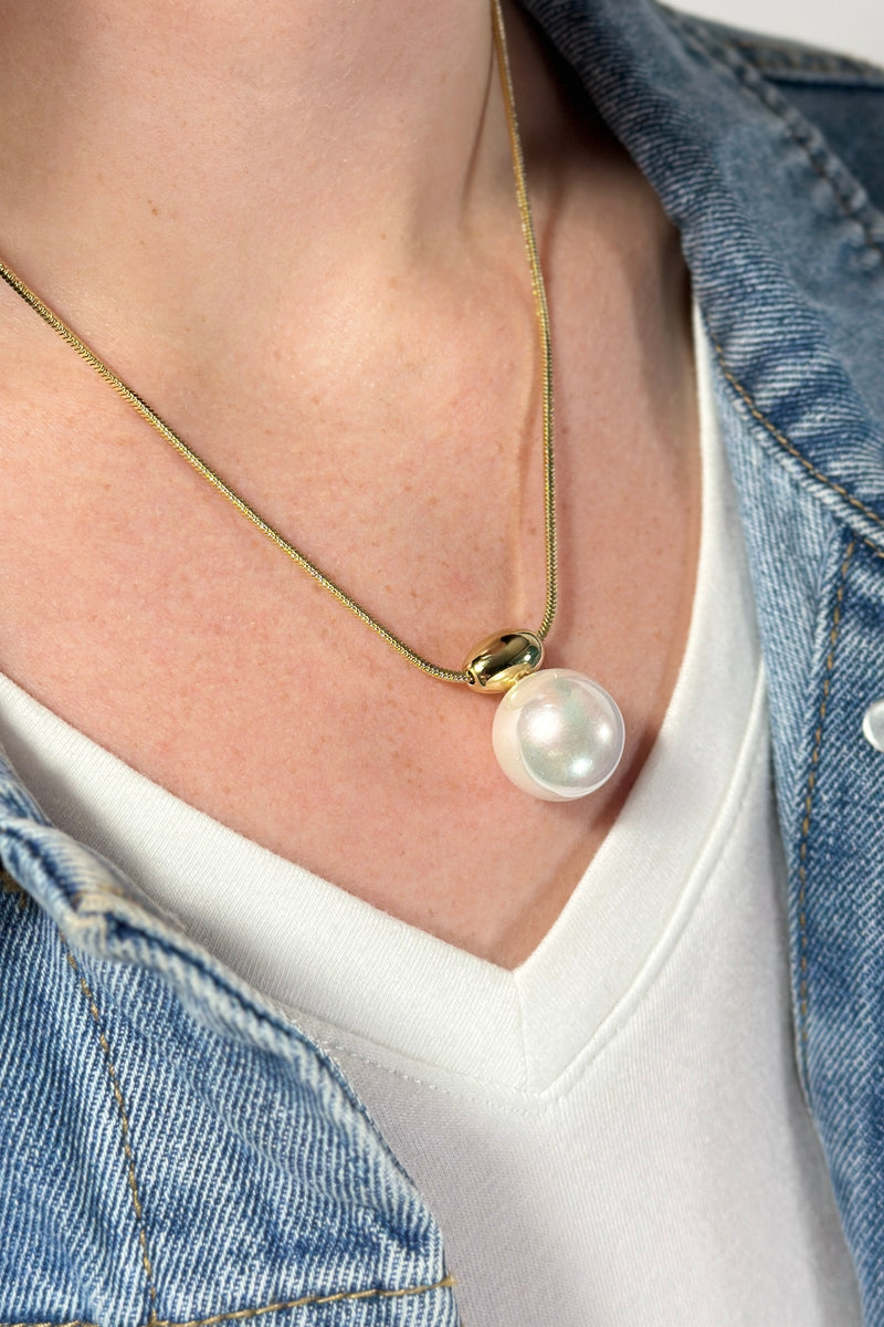 Pearl Pendant Necklace - Gold