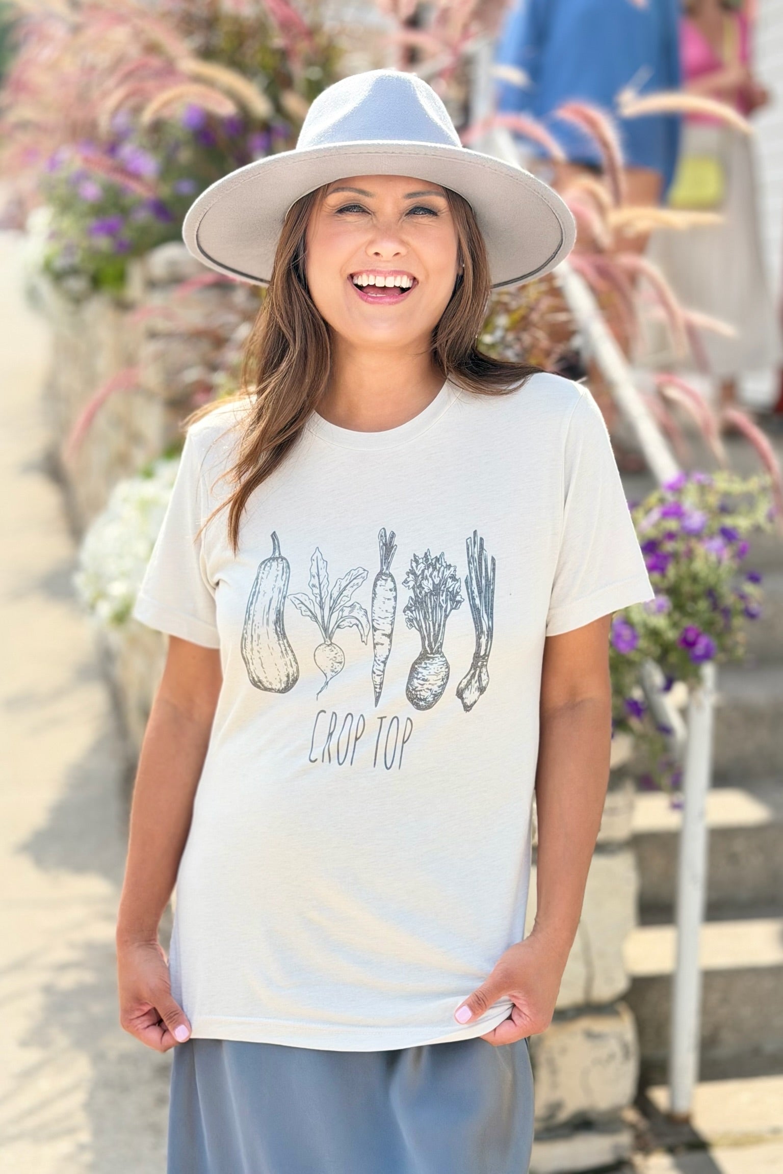 Gardening Tee - Sand