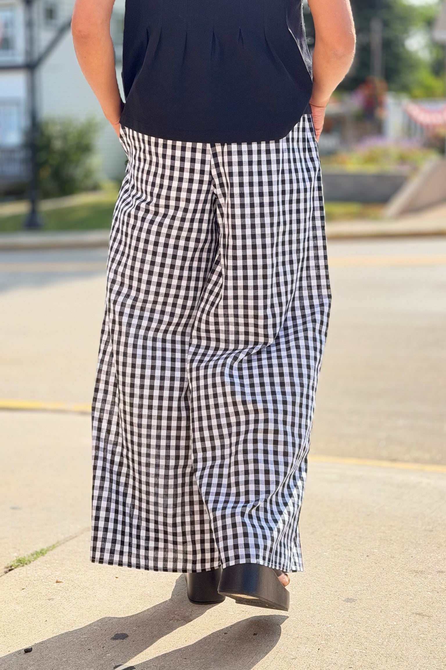 Gingham Smocked Waist Pants - Black