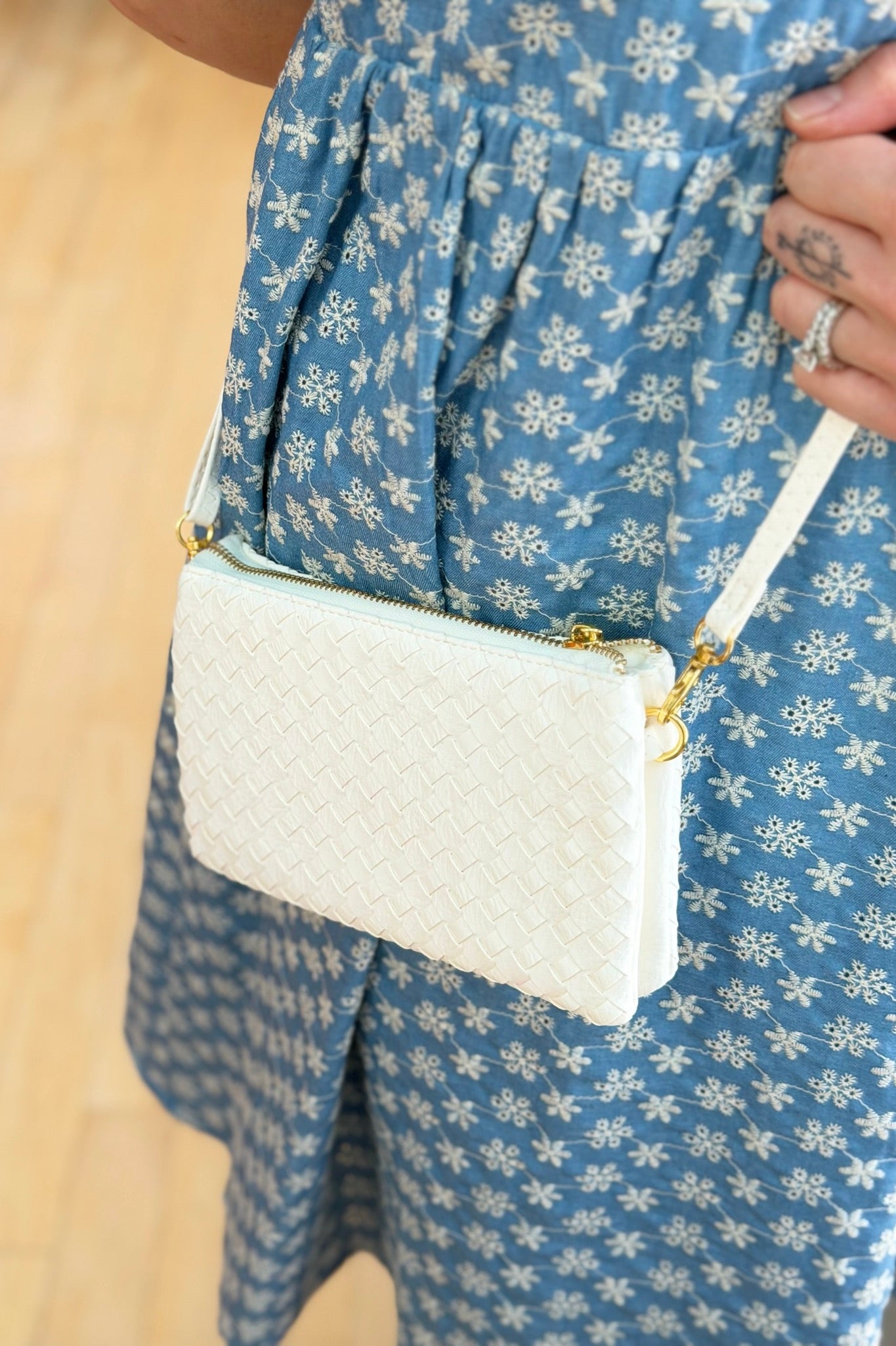 Kathy Woven Clutch/Crossbody Bag - White