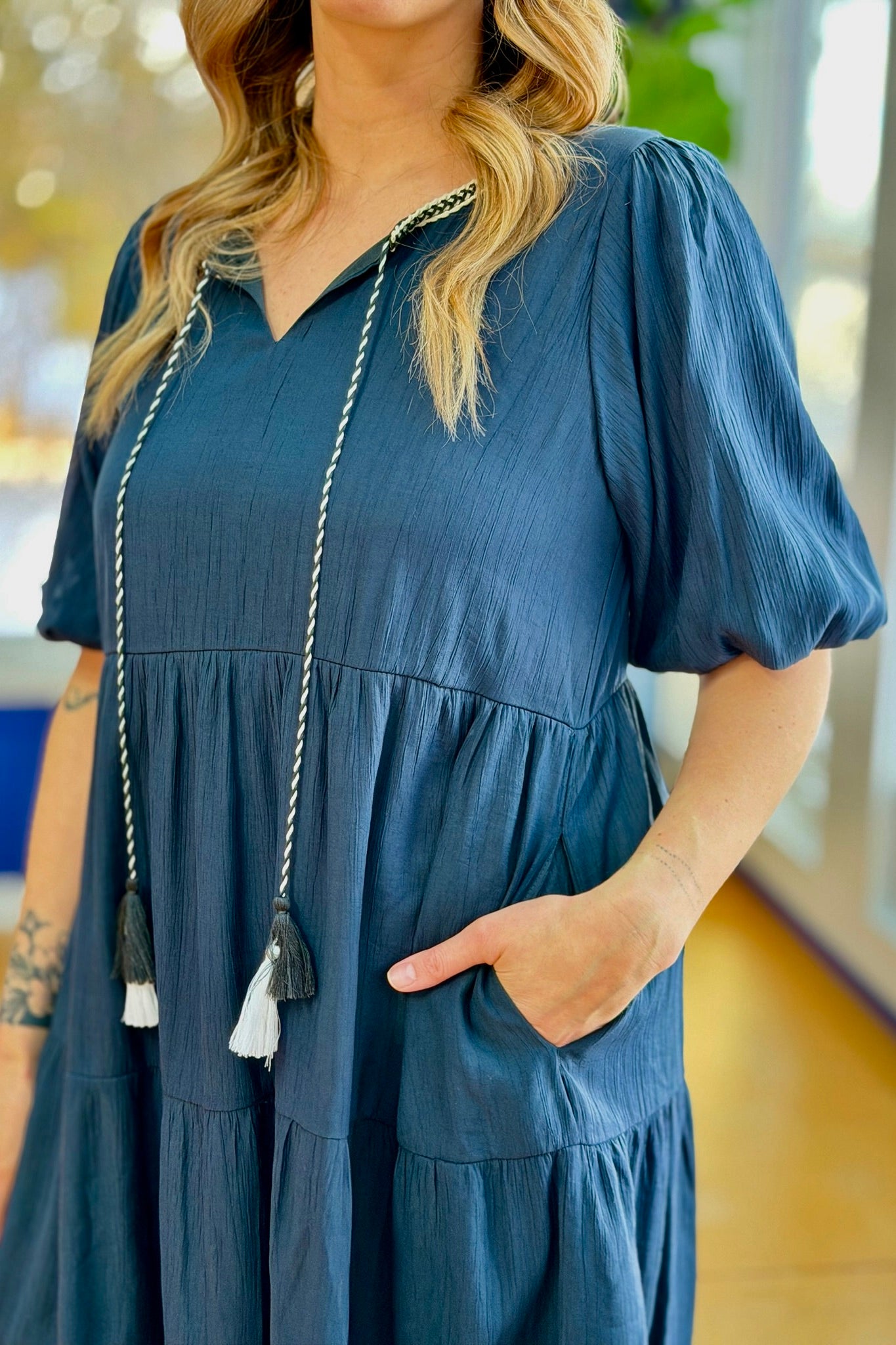 V-Neck Midi Dress W Tassel