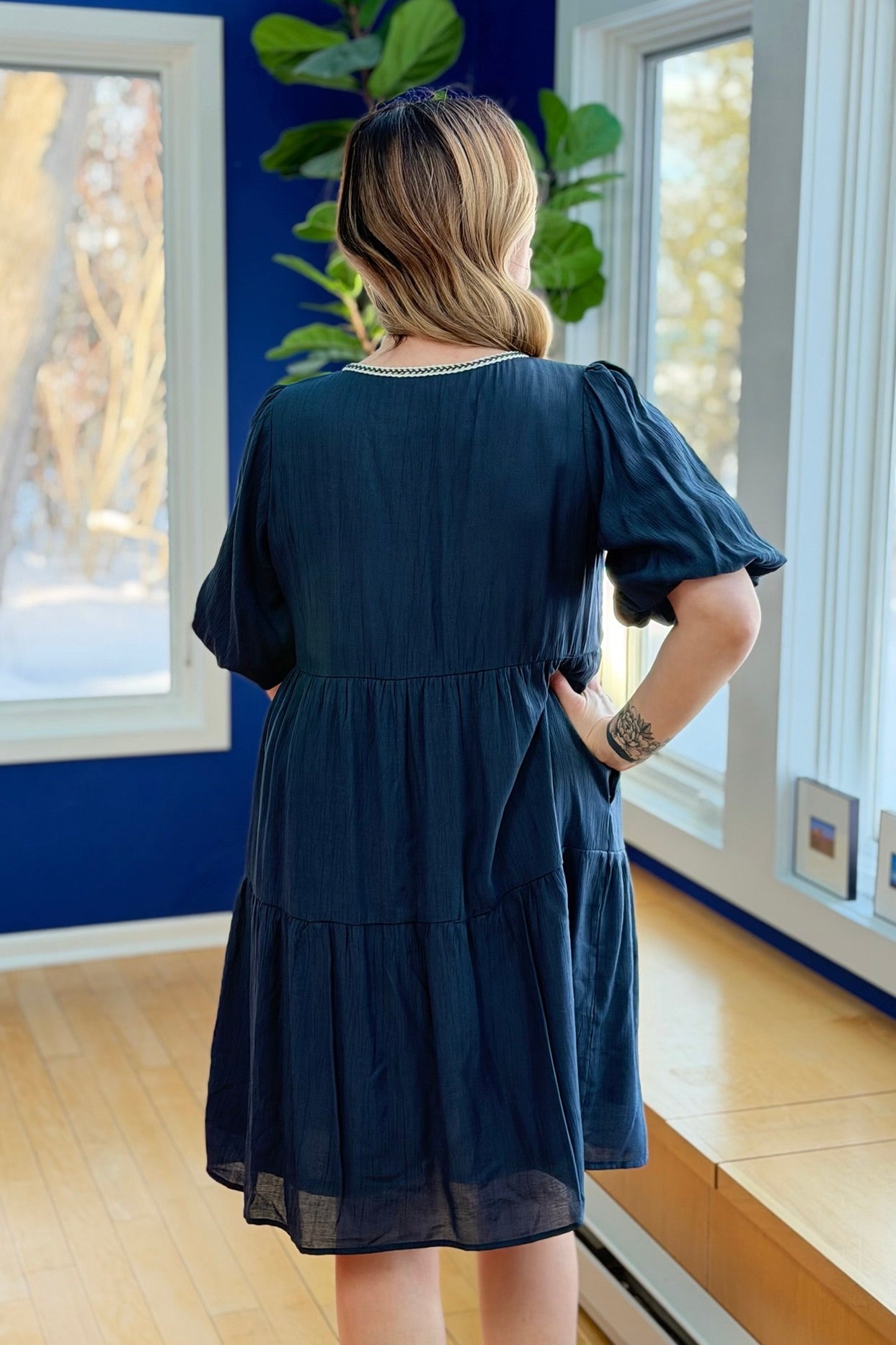 V-Neck Midi Dress W Tassel