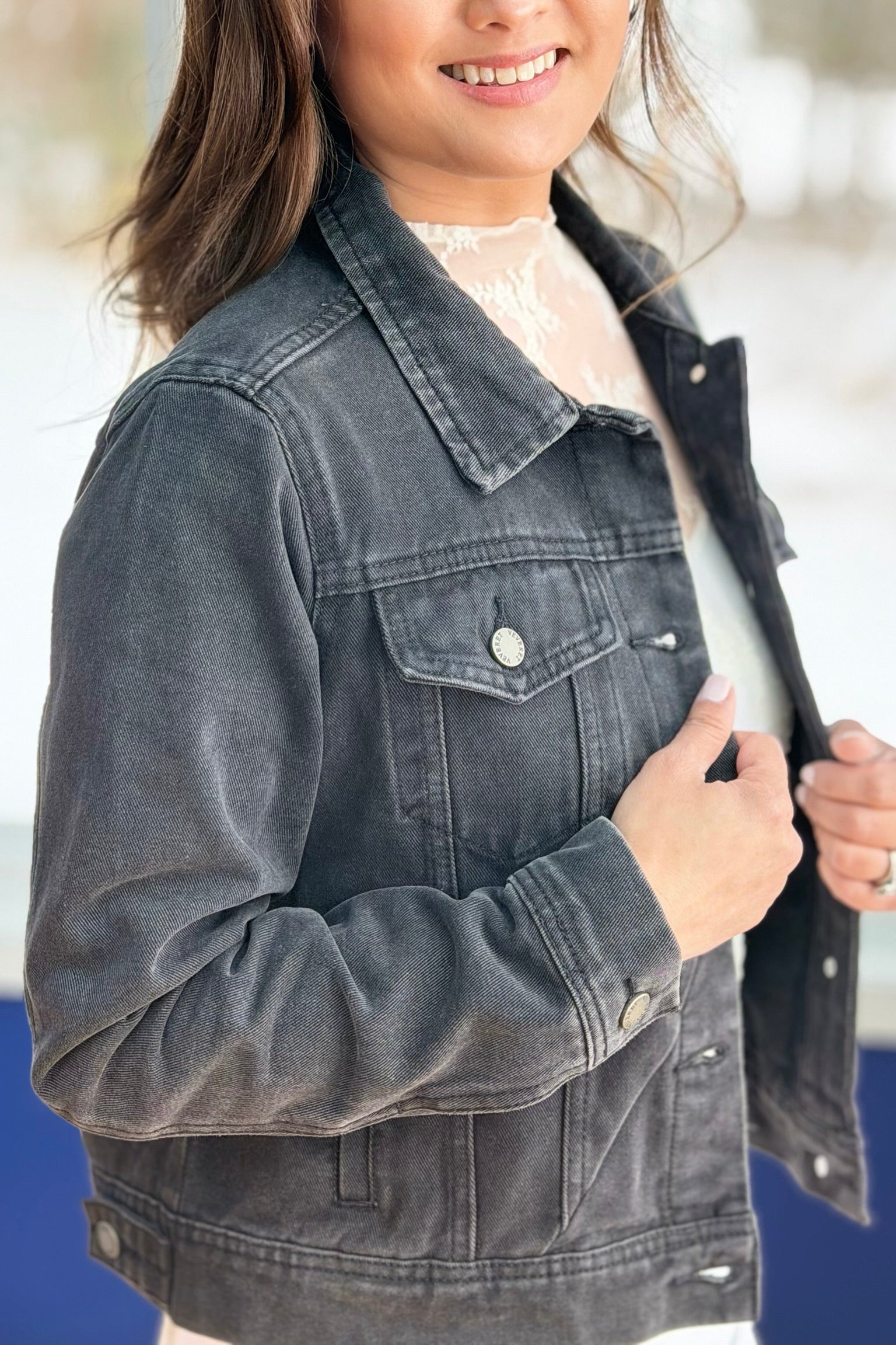 Cropped Denim Jacket - Black