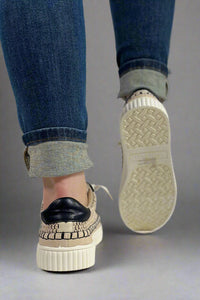 Moxie Sneaker - Black