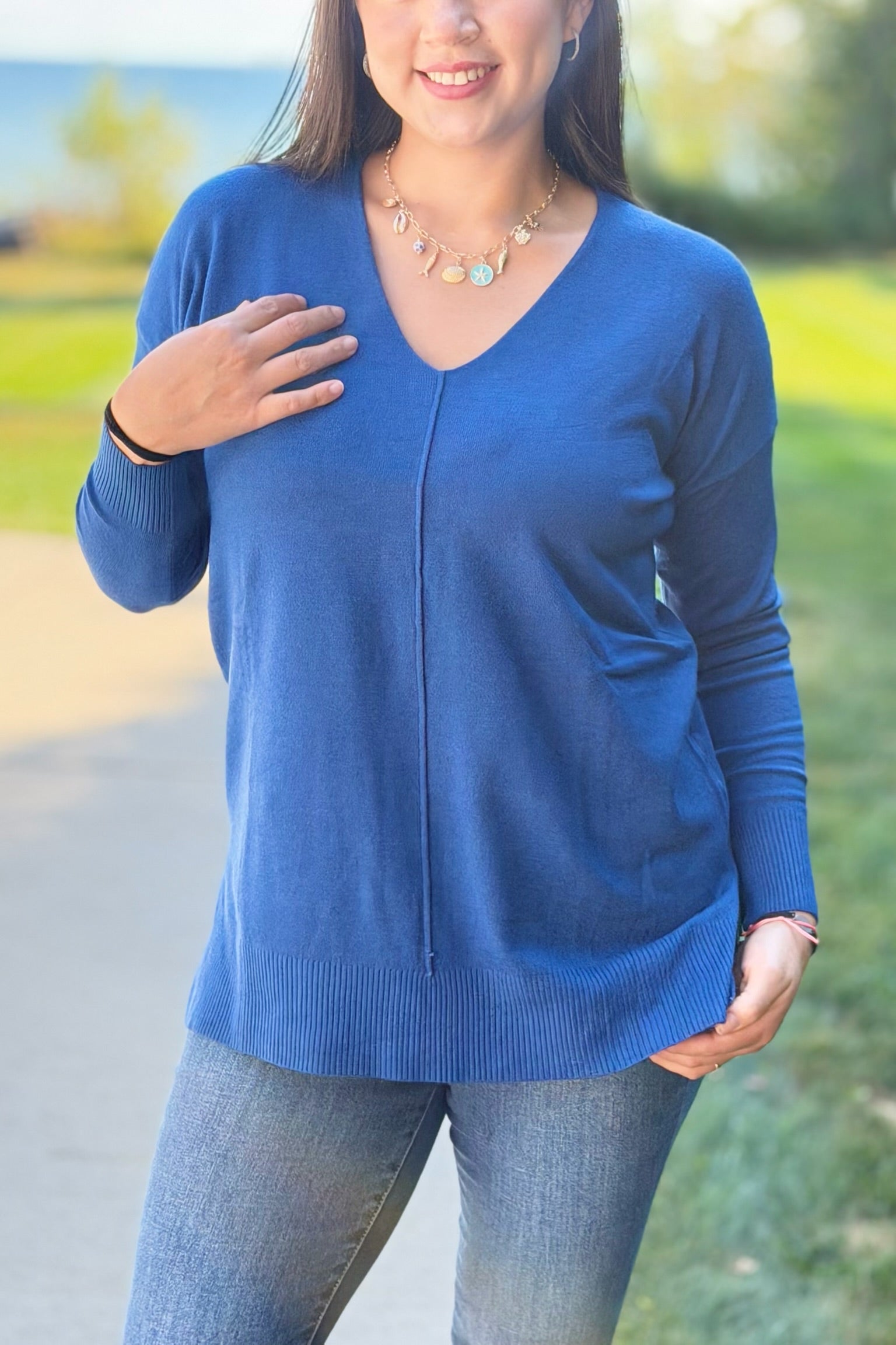 Dreamer V-Neck Sweater - Navy