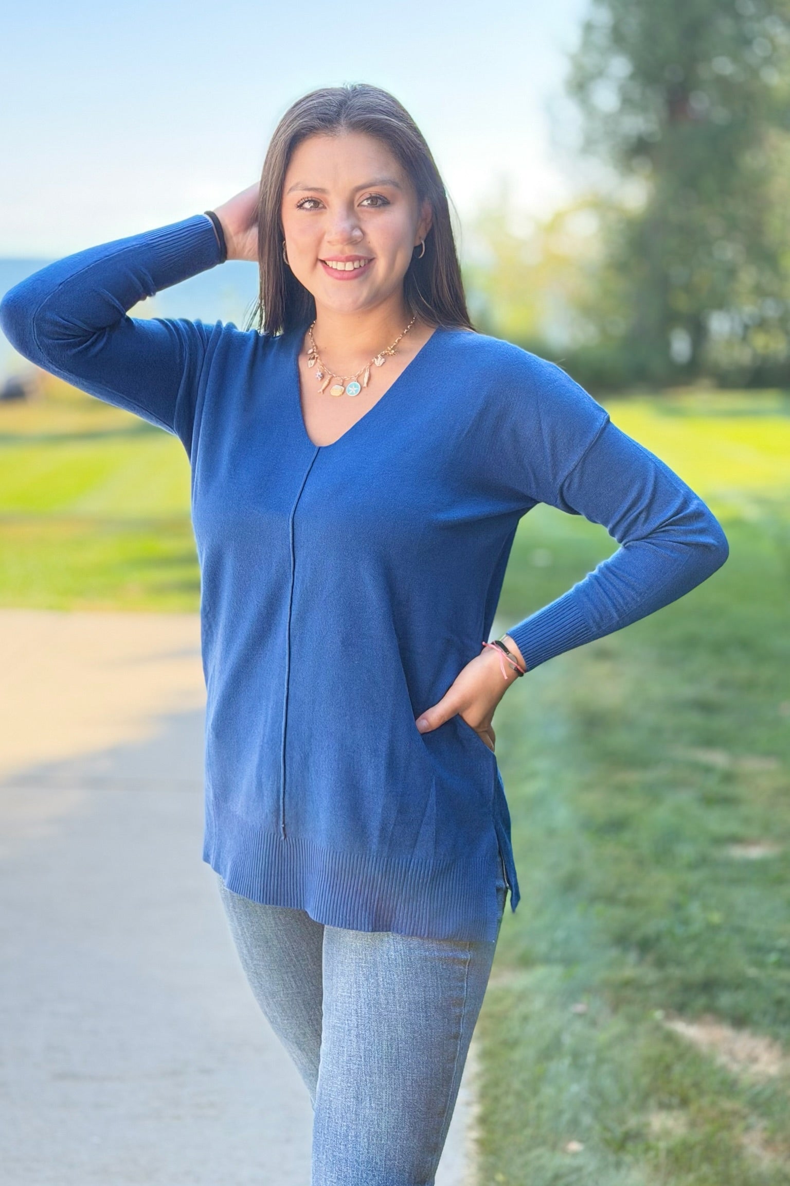 Dreamer V-Neck Sweater - Navy
