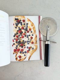 Pizza on the Grill: 100+ Feisty Fire-Roasted Recipes for Pizza and More