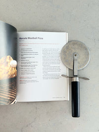 Pizza on the Grill: 100+ Feisty Fire-Roasted Recipes for Pizza and More