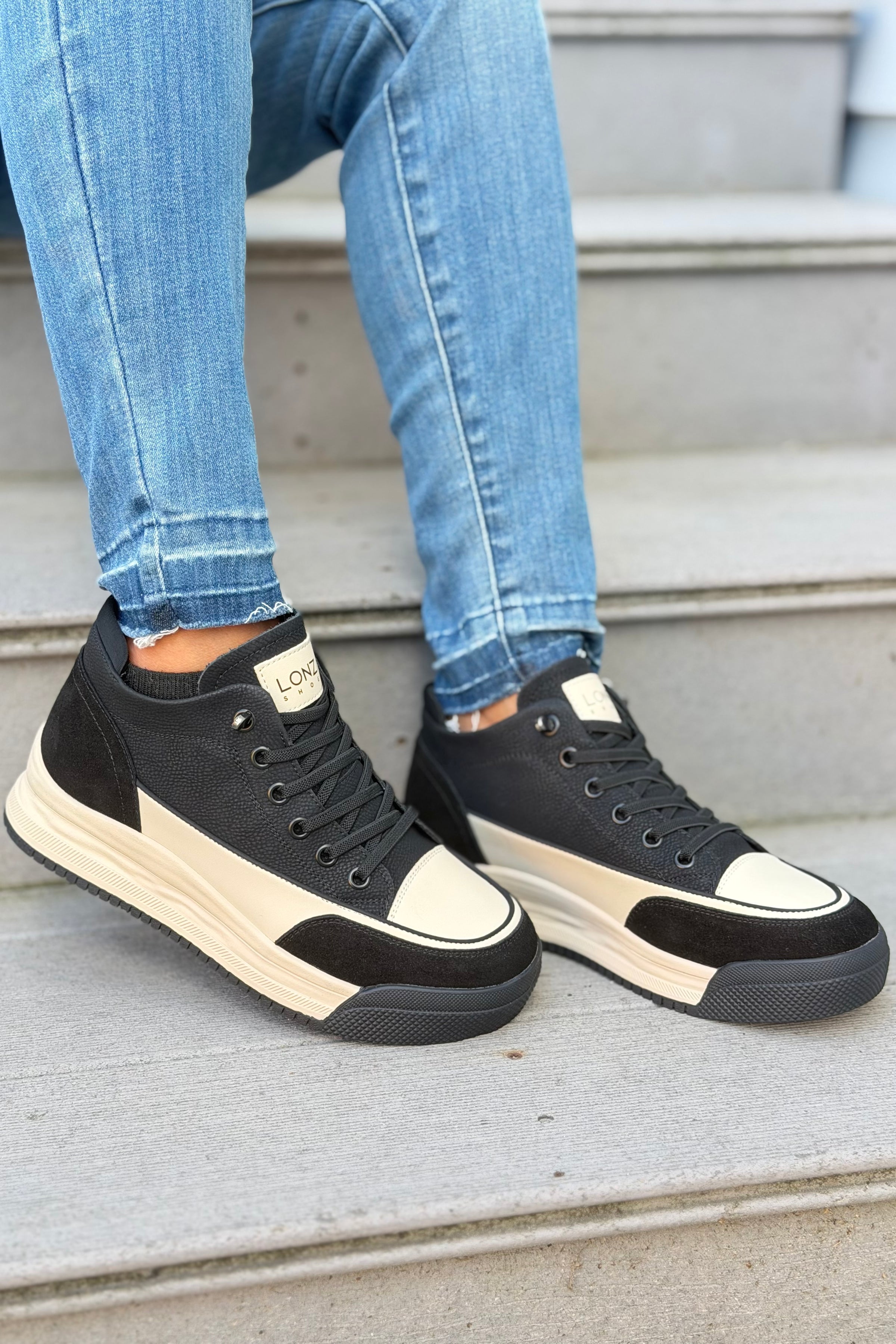 Bris Leather Sneaker - Black