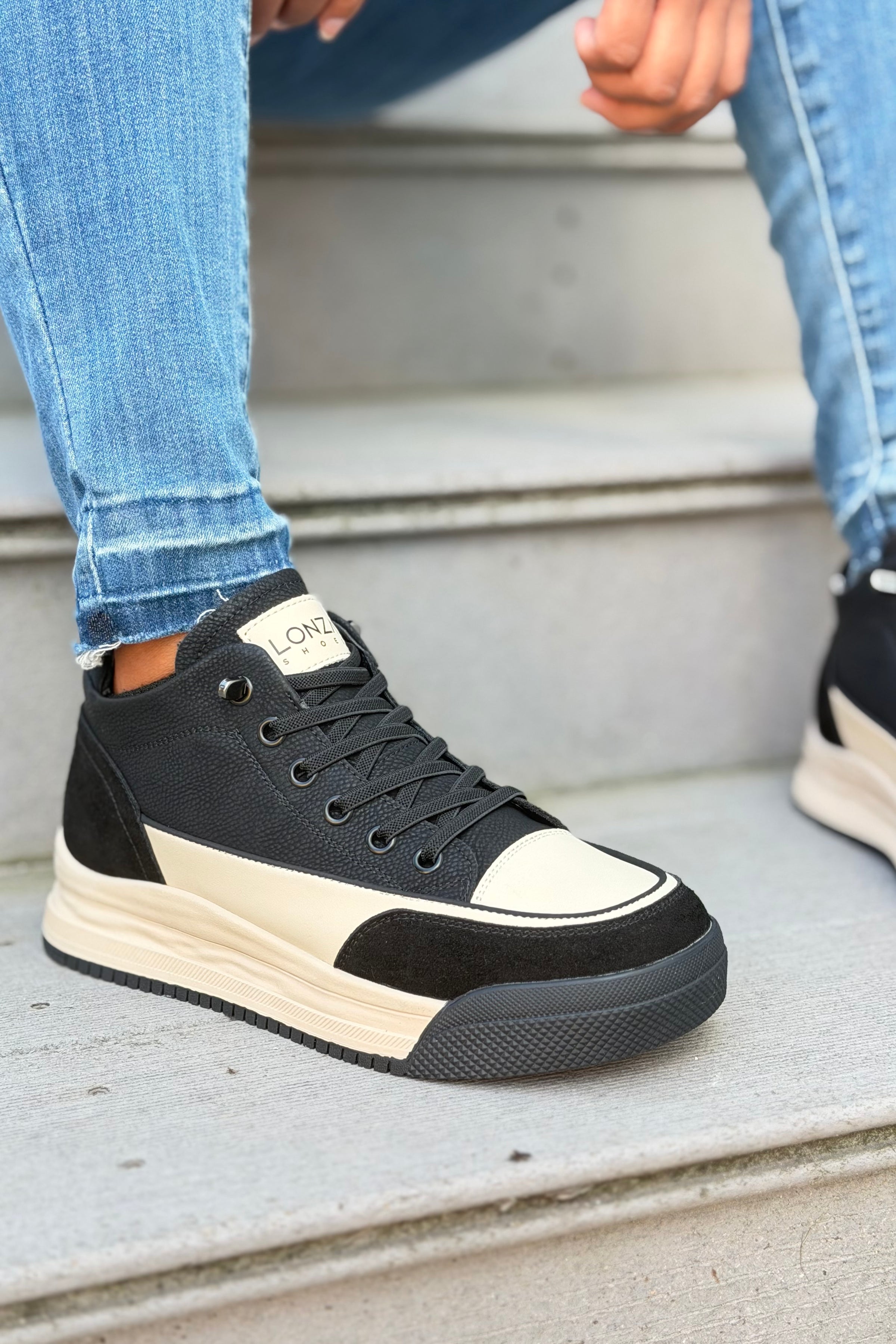 Bris Leather Sneaker - Black