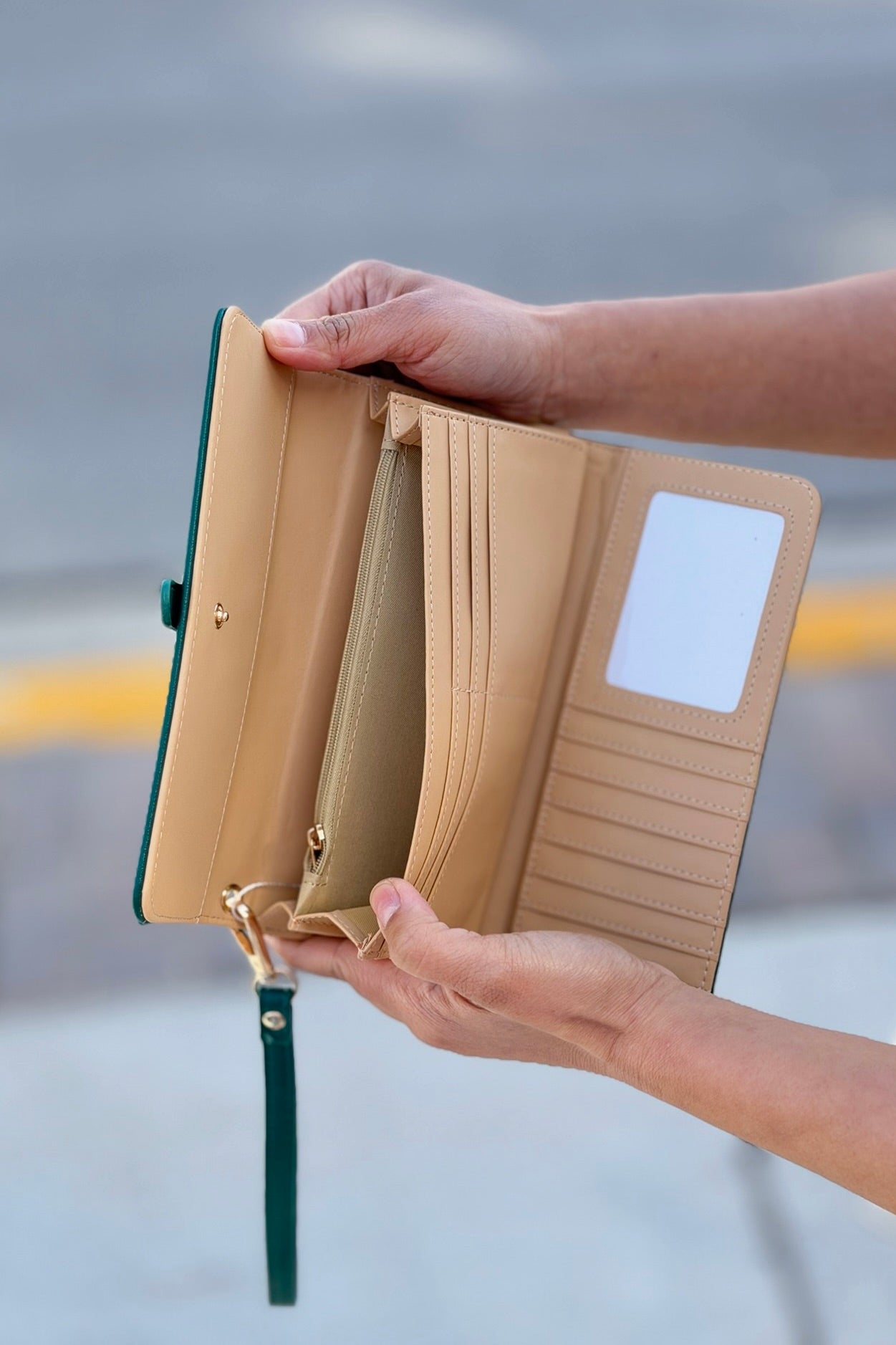 Taylor Wallet - Kelly Green