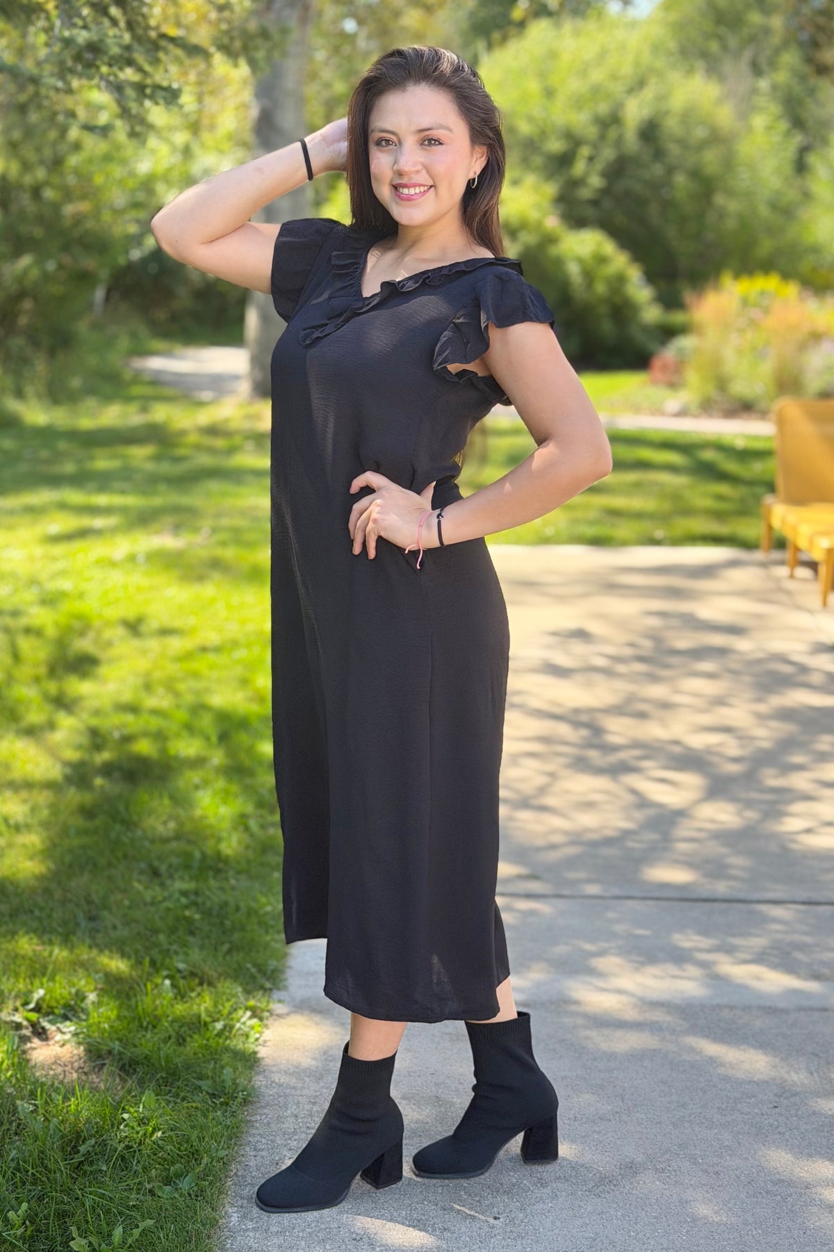 Loose Fit Ruffle Collar Dress - Black