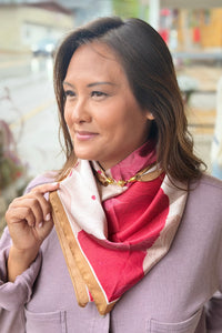 Magnetic Triangle Scarf - Red