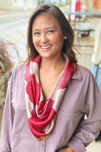 Magnetic Triangle Scarf - Red