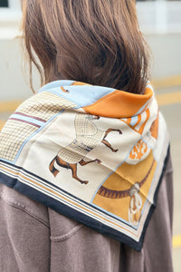 Magnetic Triangle Scarf - Orange