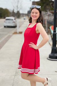 Square Neck Dress With Contrast - Red