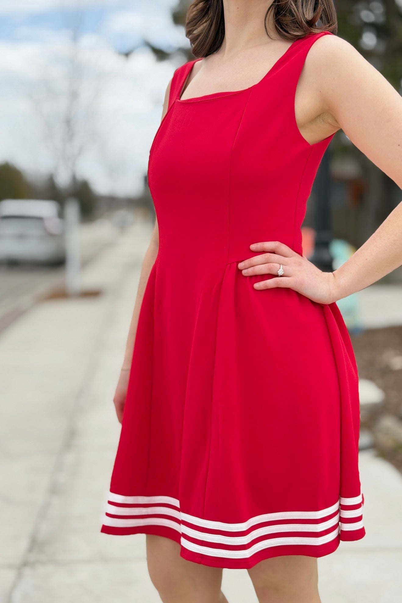 Square Neck Dress With Contrast - Red