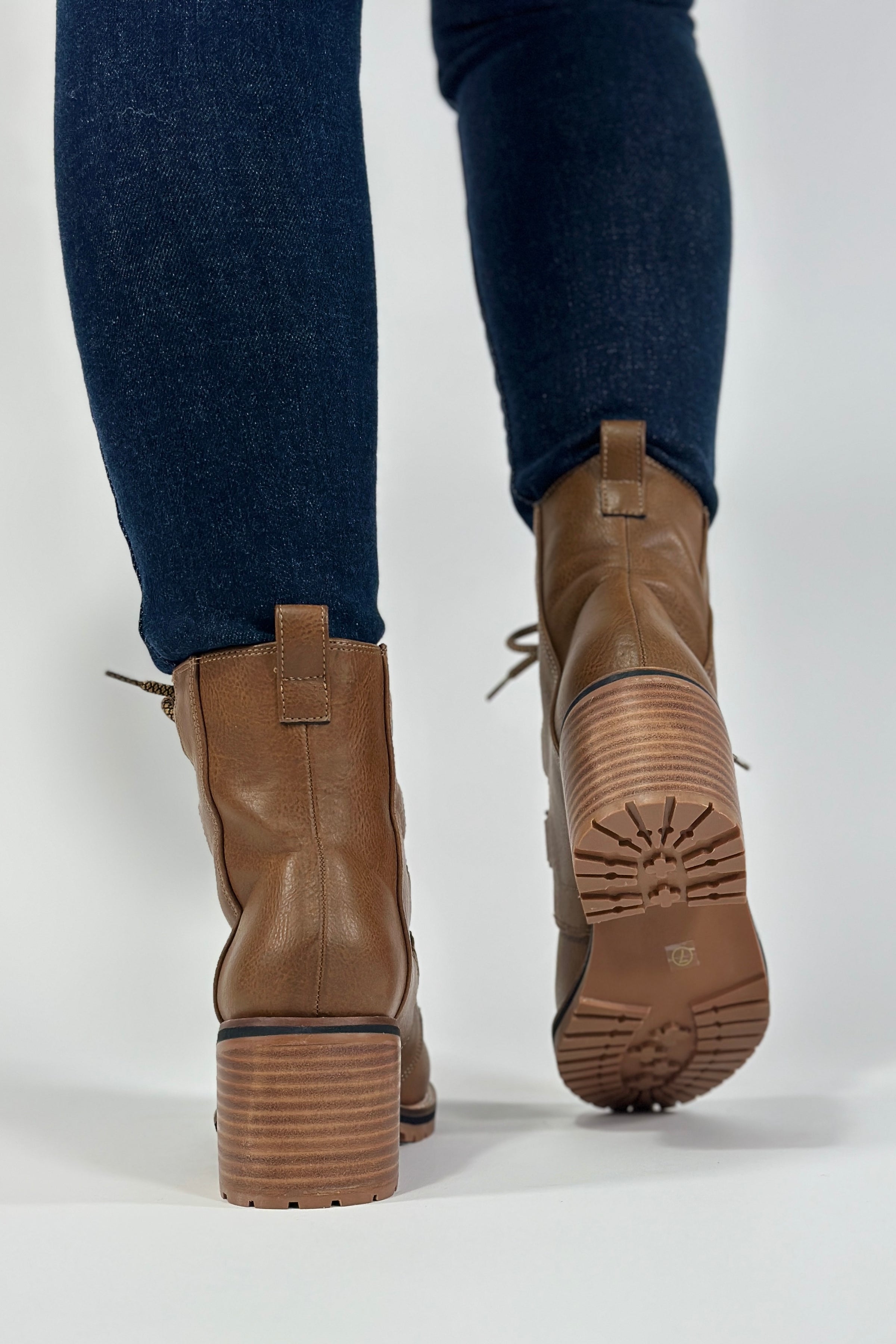 Dakota Lace Up Boots - Whiskey