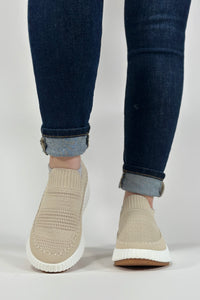 Delmar Slip On Sneaker - Beige