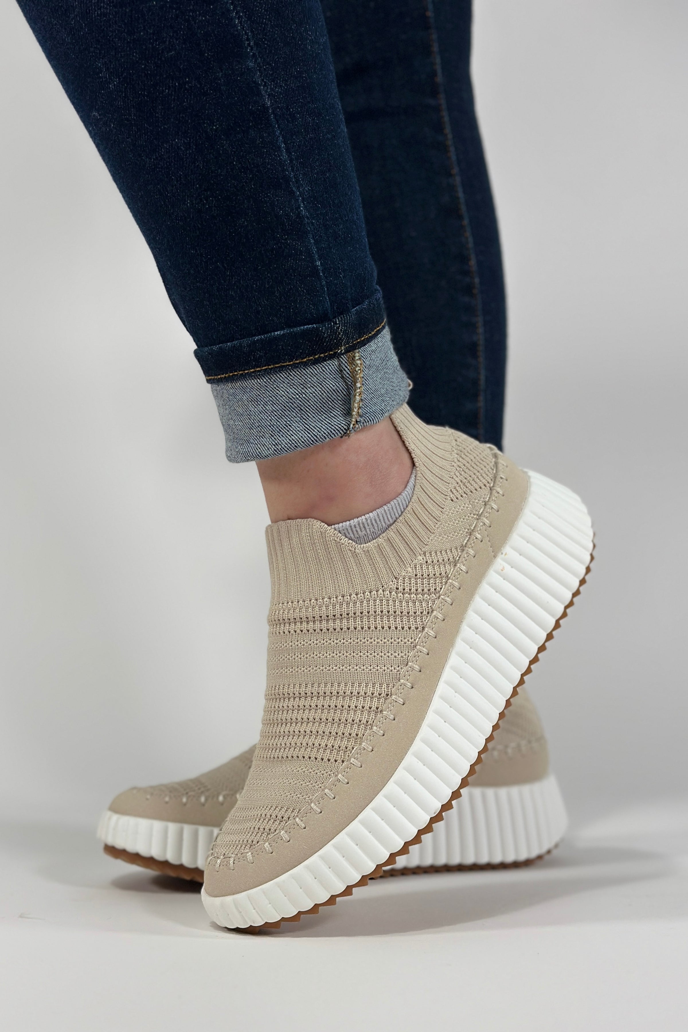 Delmar Slip On Sneaker - Beige