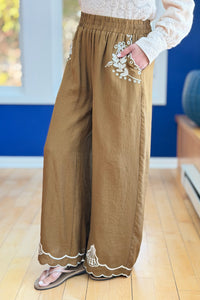 Embroidery Scallop Hemmed Pants - Brown