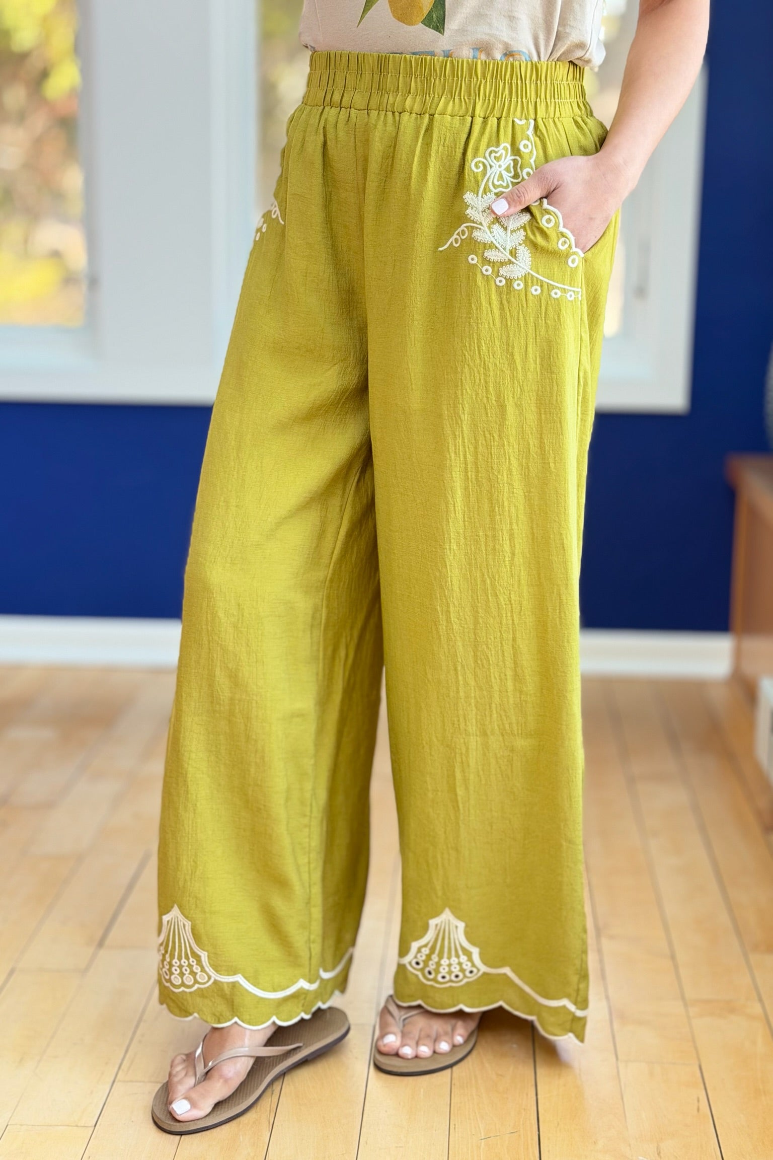 Embroidery Scallop Hemmed Pants - Avocado