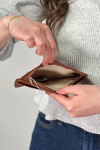 Marie Credit Card Sleeve - Camel