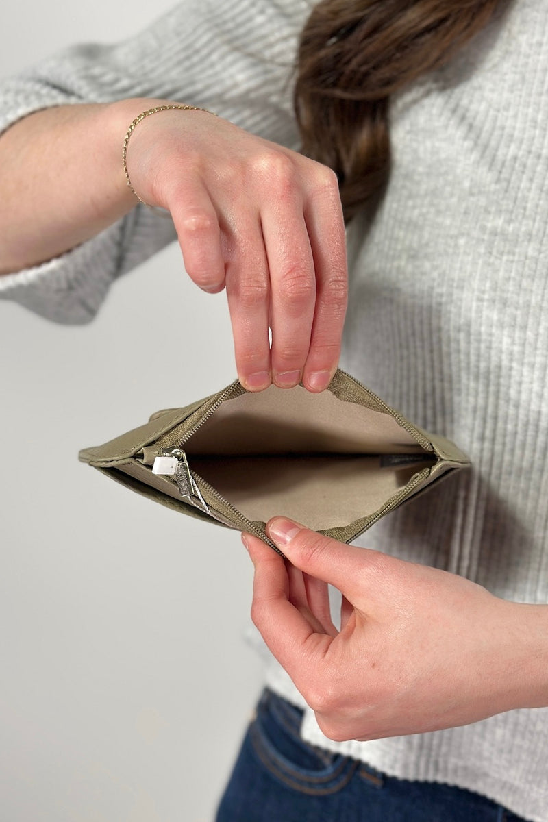 Marie Credit Card Sleeve - Avocado
