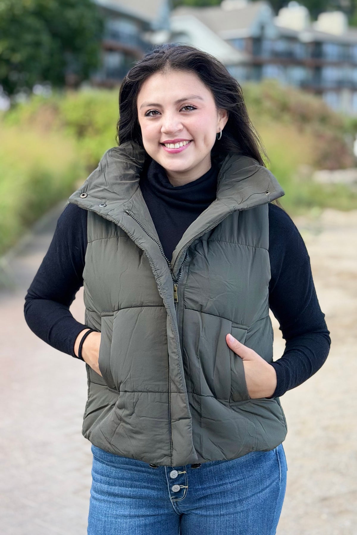 High Neck Puffer Vest - Olive