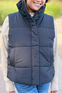 High Neck Puffer Vest - Black