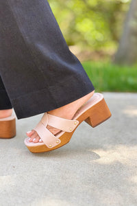 Alaya Crossover Clog Sandal - Blush