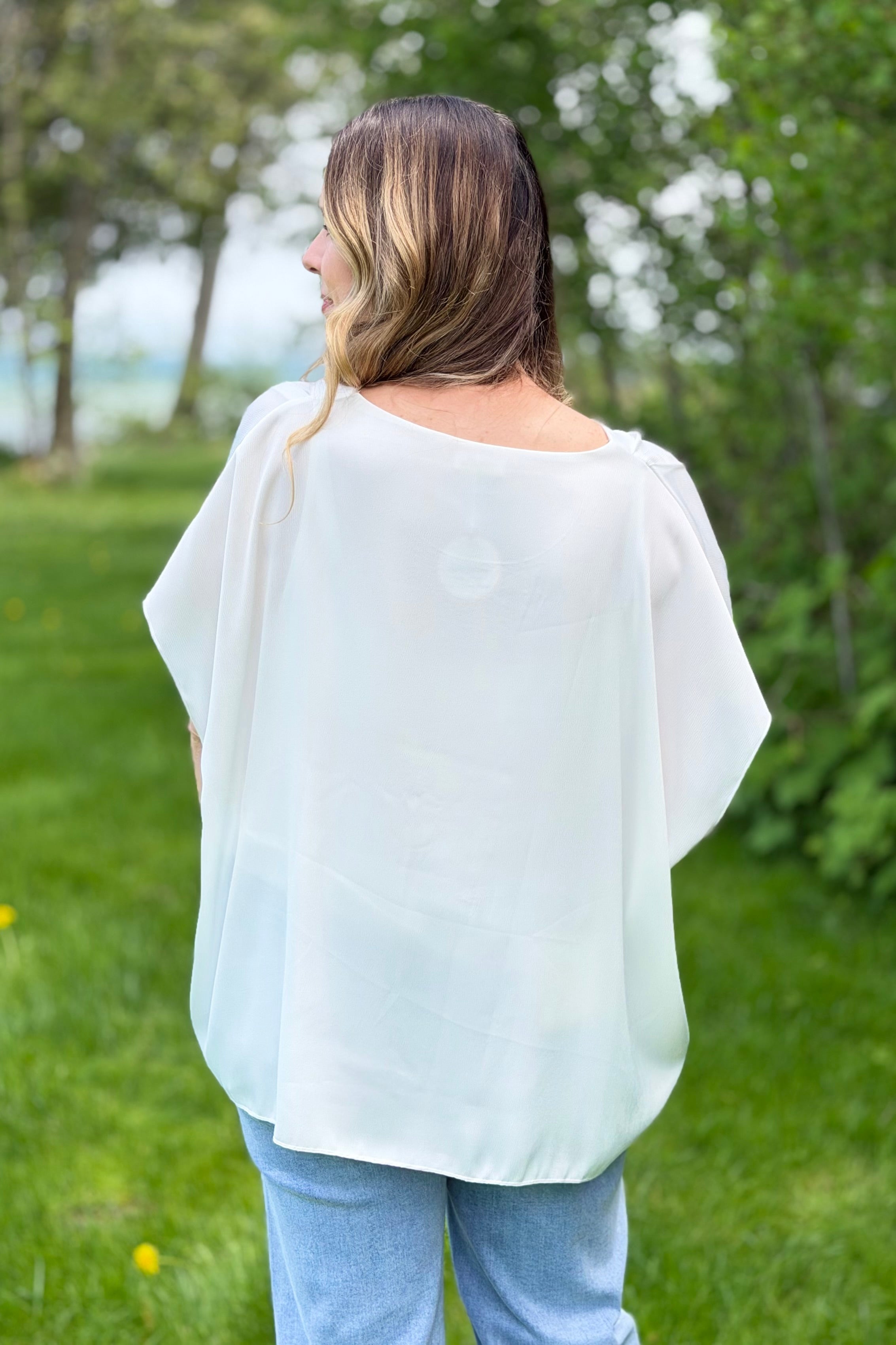 Knot Short Sleeve Round Neck Top - White
