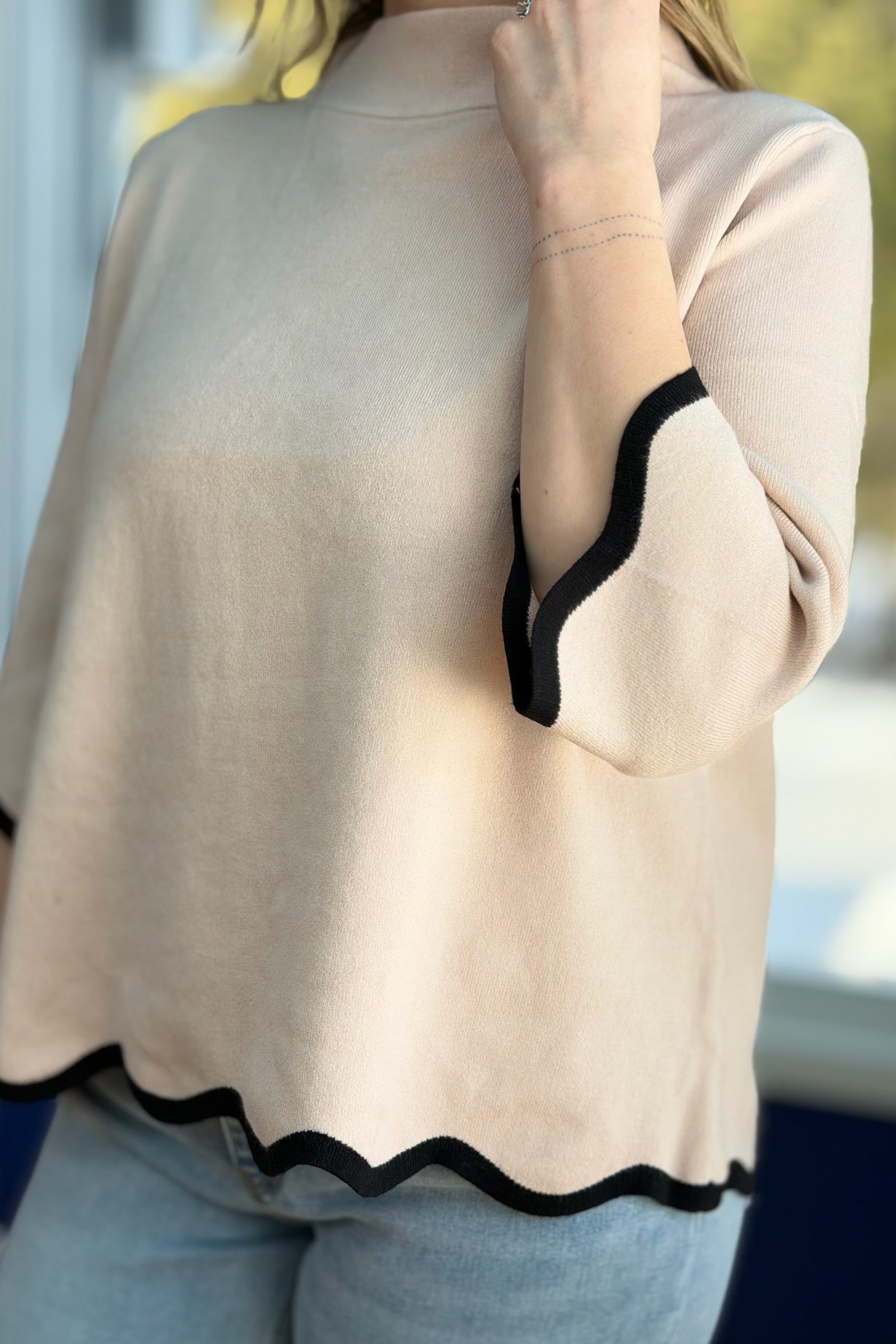 Scallop Edge Detailed Top