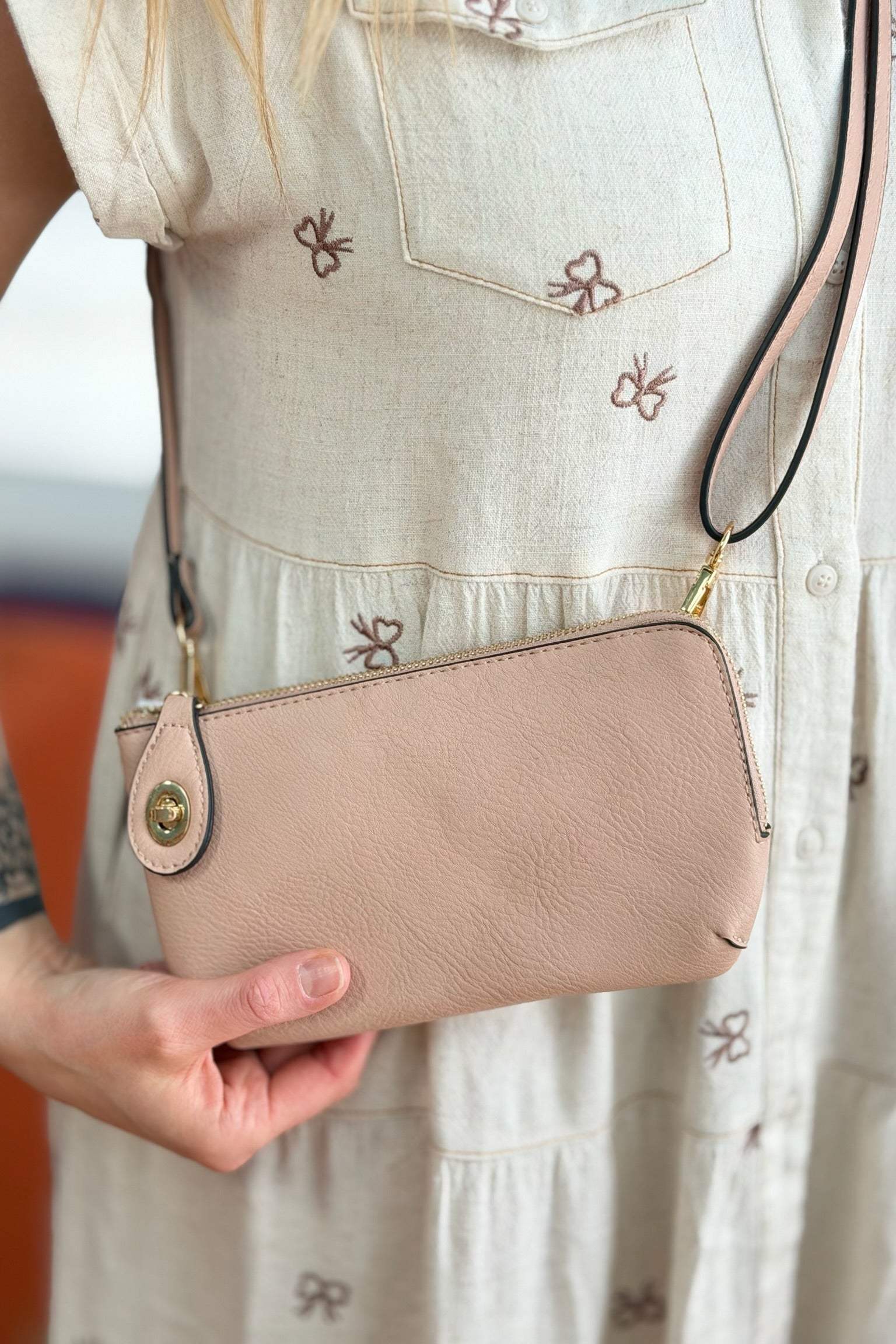 Kendall Crossbody/Wristlet - Light Pink